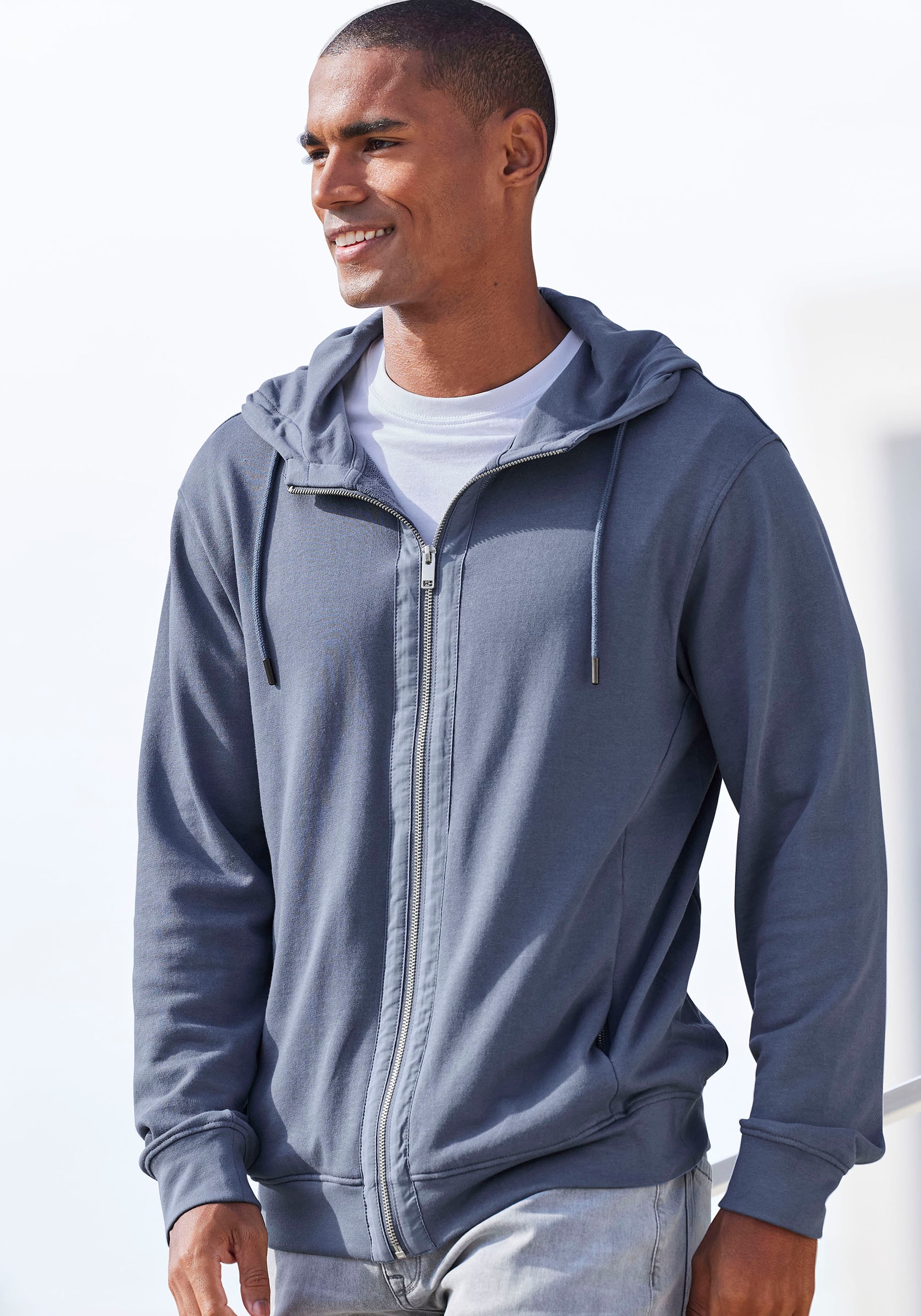 AUTHENTIC LE JOGGER Kapuzensweatjacke, Sweatjacke mit Eingrifftaschen aus B günstig online kaufen