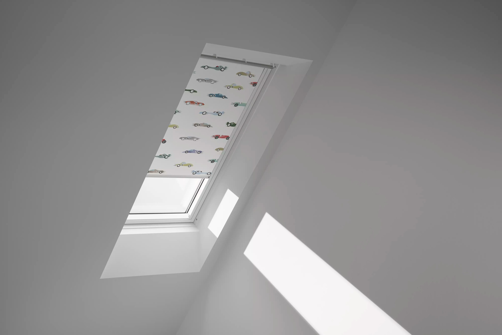 VELUX Verdunklungsrollo »DKL 4654SWL, Motiv: Kids Rennautos«, verdunkelnd, ohne Bohren, in Führungsschienen, weiße Führungsschienen & Griffleiste