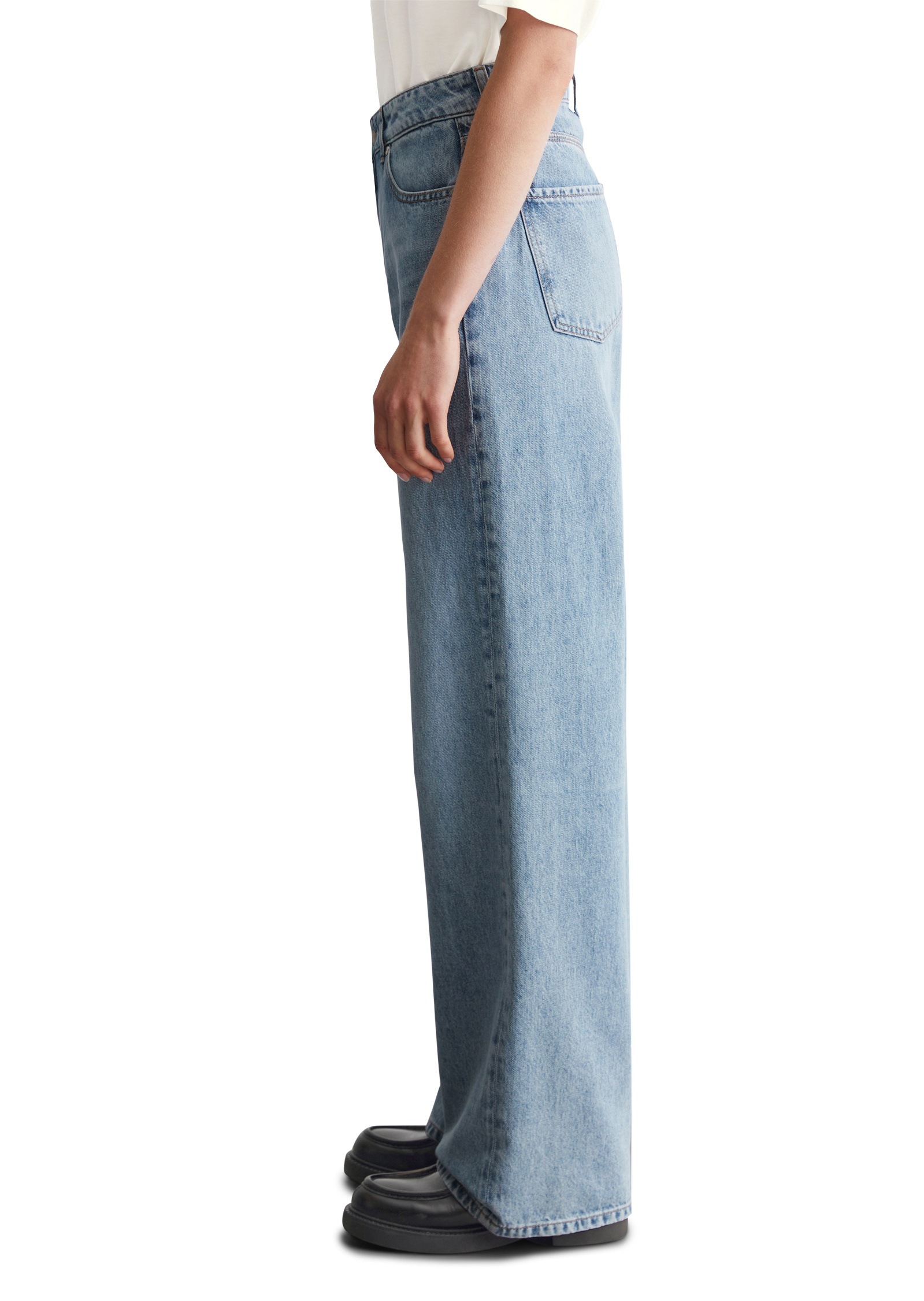 Marc O'Polo DENIM Weite Jeans »aus leichter Bio-Baumwoll-Qualität«