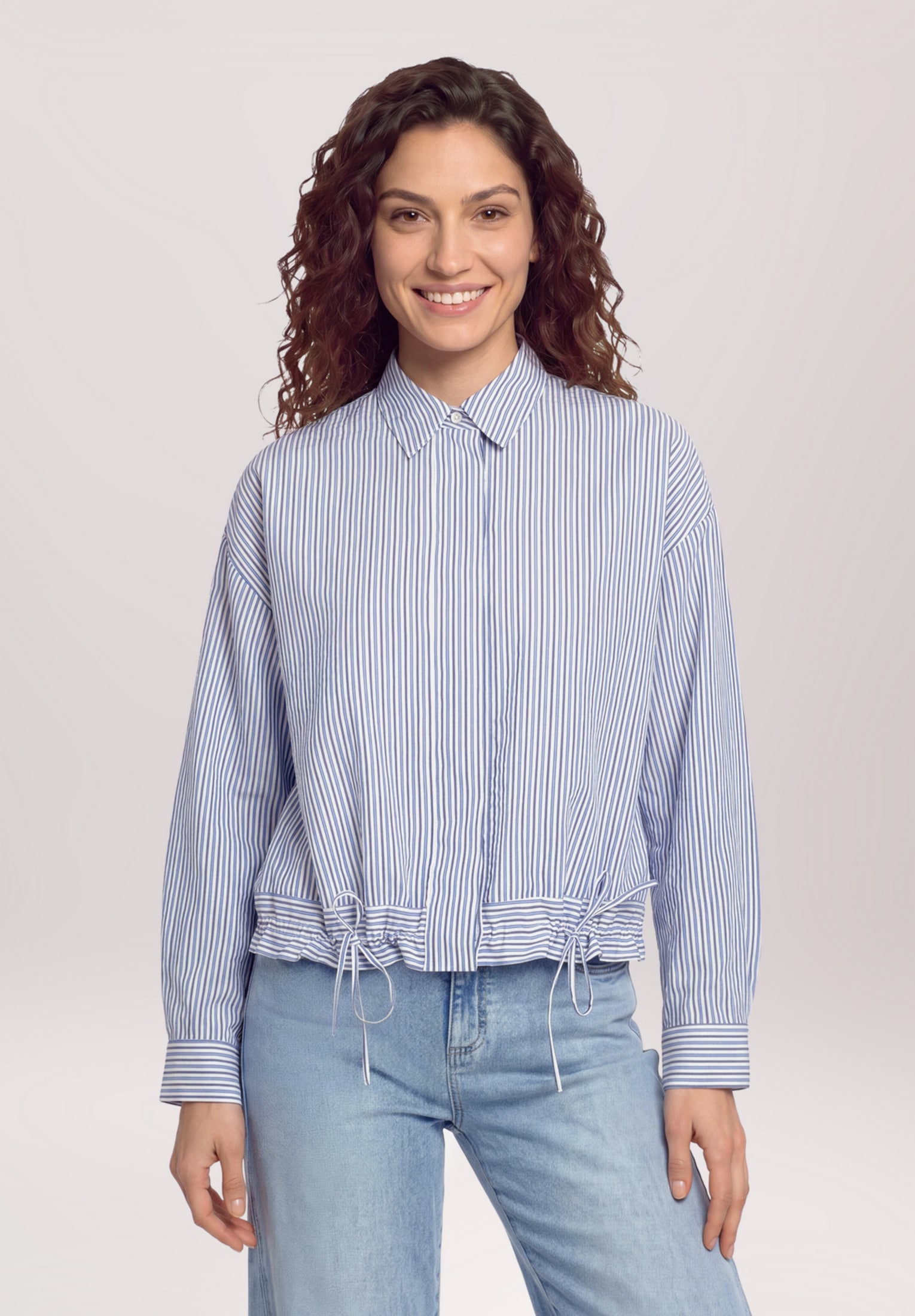 Cartoon Klassische Bluse »Damen mit Raffung«
