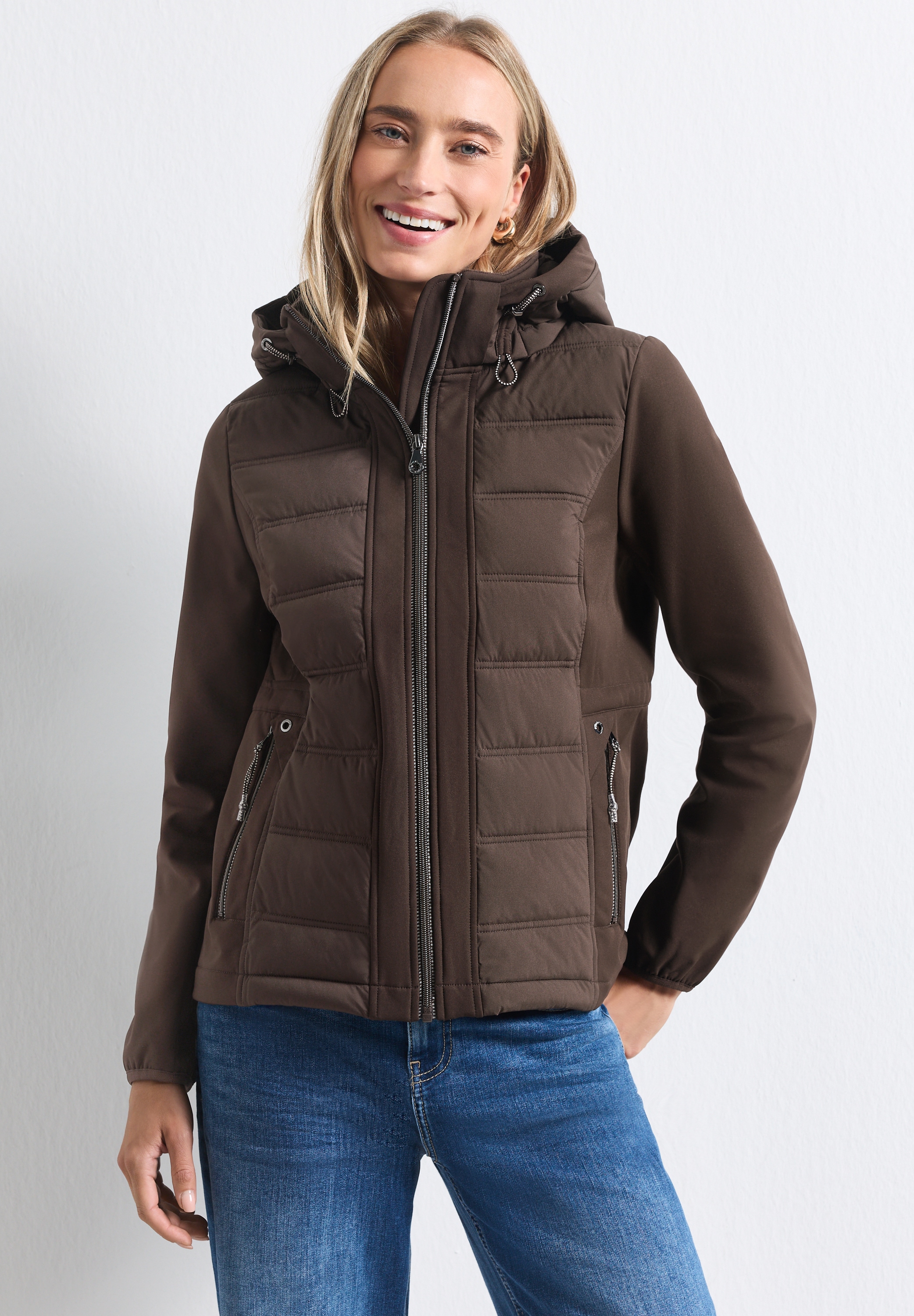 STREET ONE Softshelljacke mit Kapuze mit moderner Steppung