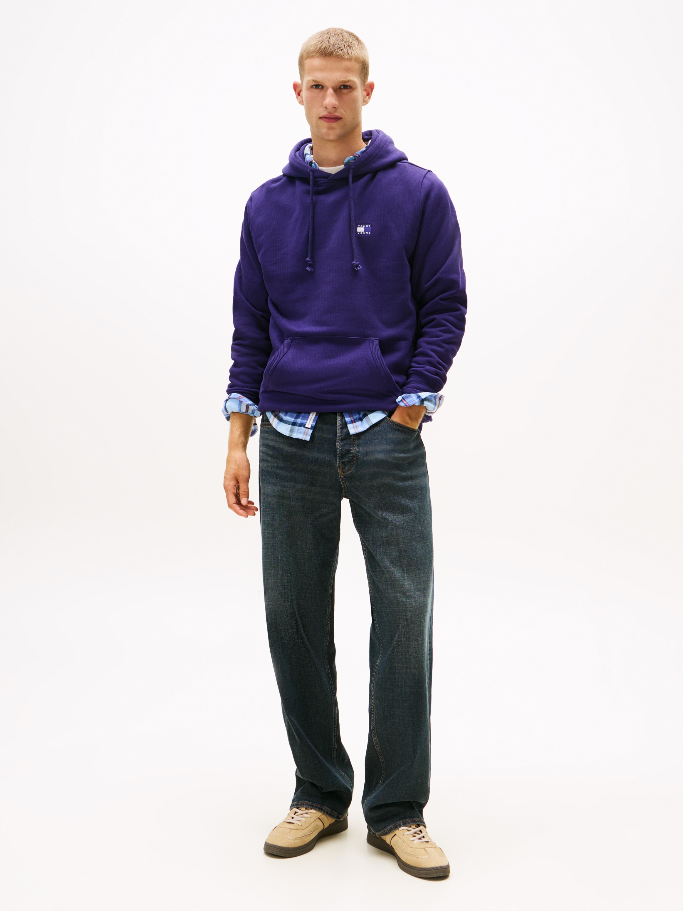 Tommy Jeans Hoodie »TJM REG BADGE HOODIE EXT«, Mit Rundhalsausschnitt
