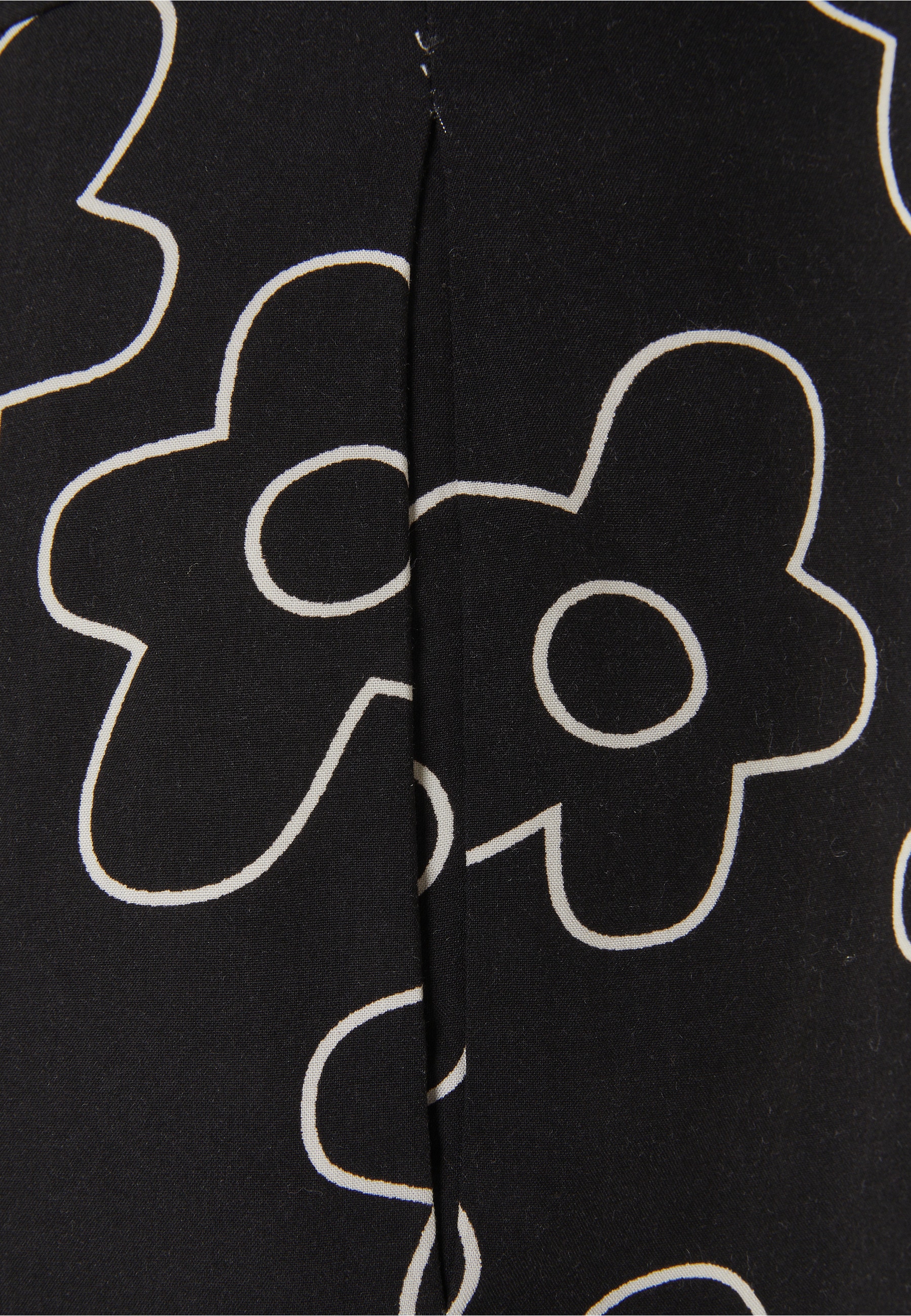 URBAN CLASSICS Jumpsuit »Urban Classics Damen Ladies Short Viscose Belt Jumpsuit« 1 Stk.