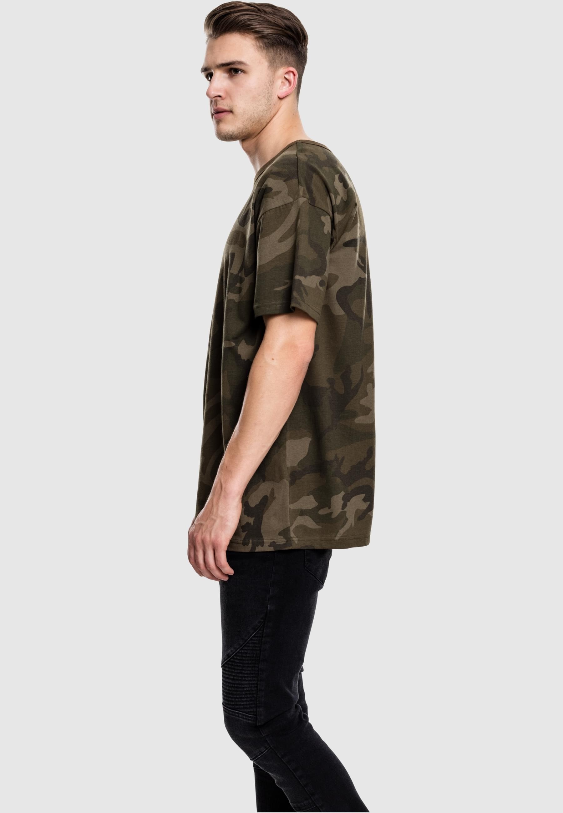 URBAN CLASSICS Kurzarmshirt »Urban Classics Herren Camo Oversized Tee«, (1 tlg.)