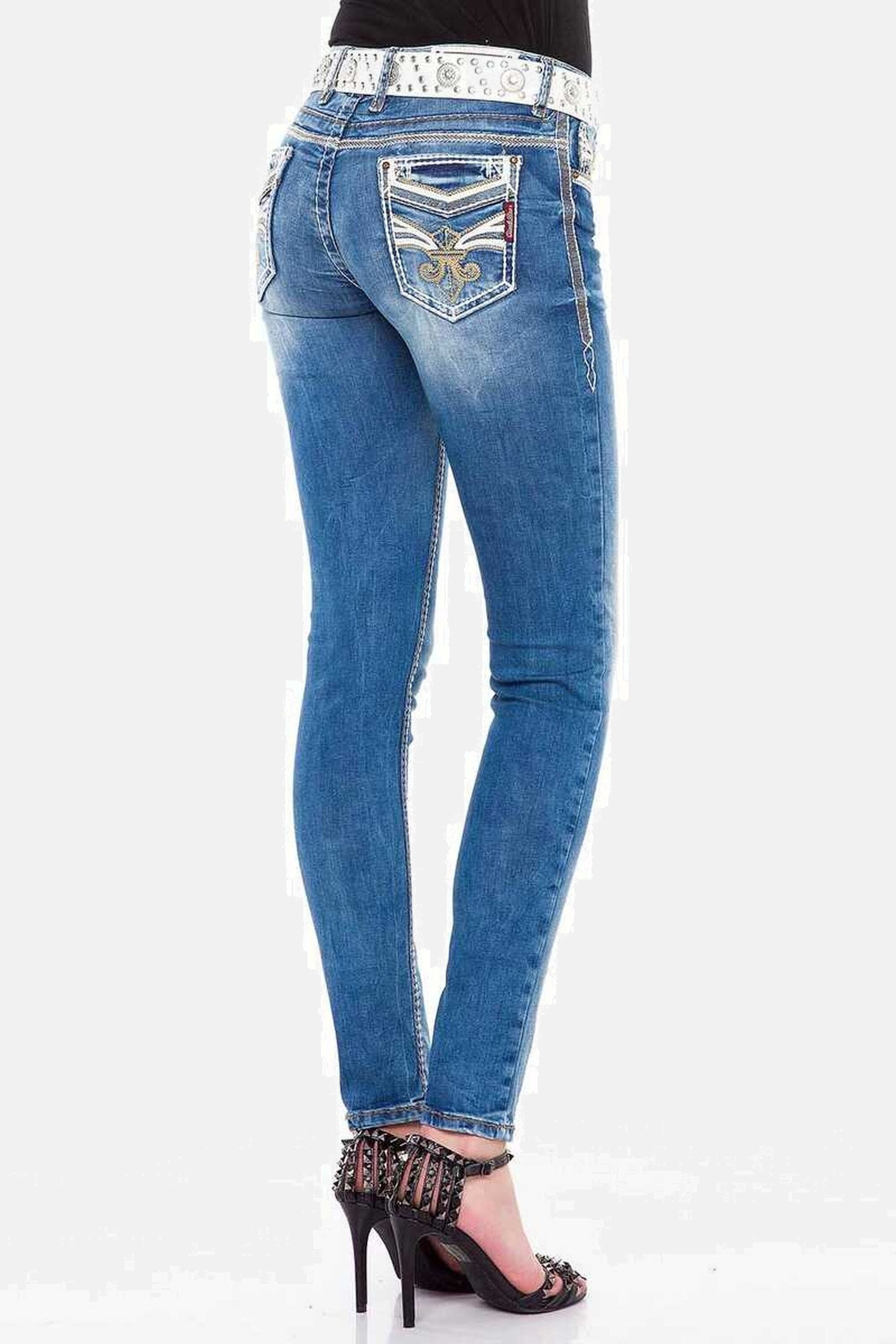 Cipo & Baxx Slim-fit-Jeans »Jeans«, mit Stickereien auf den Gesäßtaschen, WD343