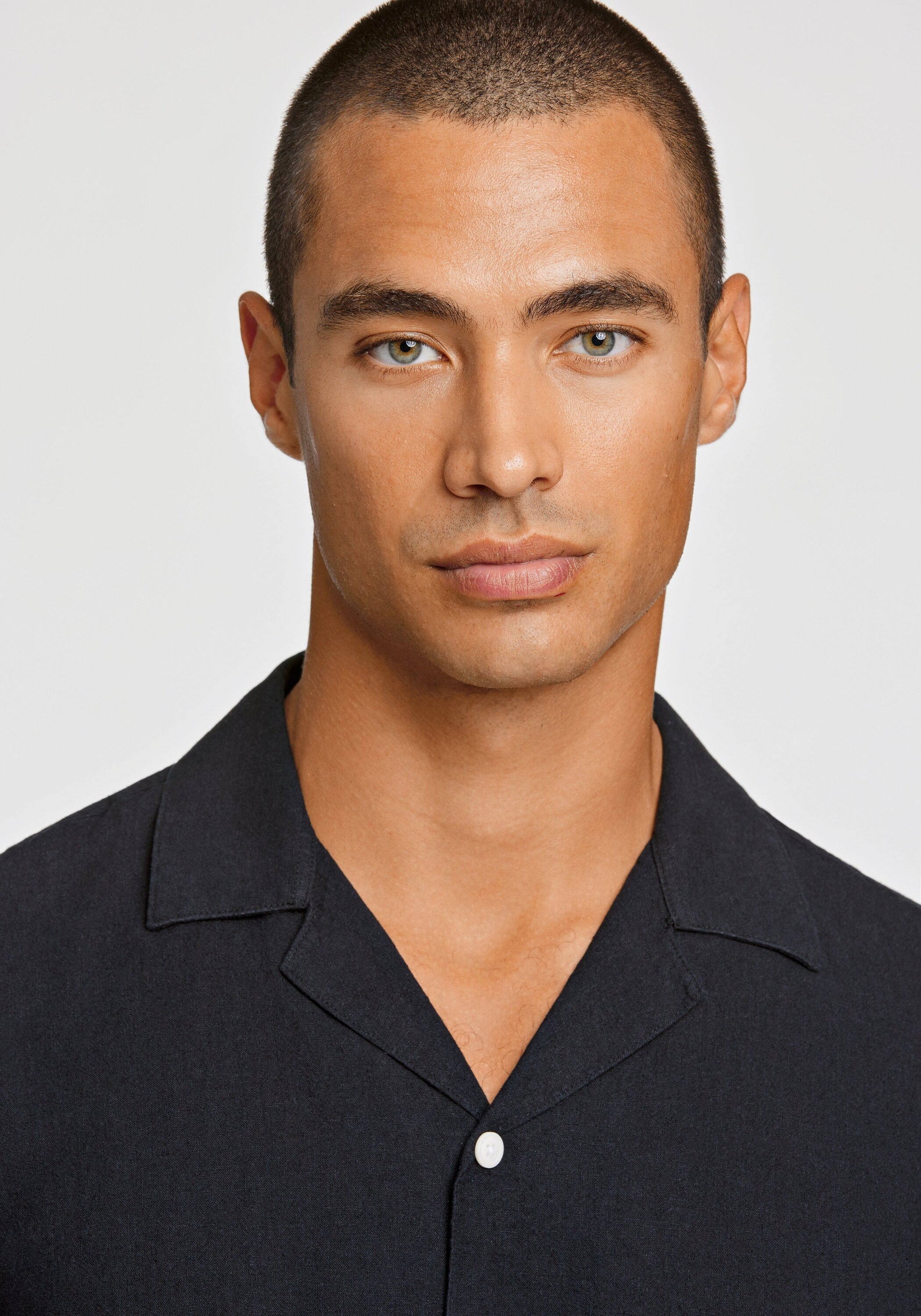 Leinenhemd LINDBERGH "Leinenhemd Relaxed Fit", Herren, Gr. M, Normalgrößen, schwarz, Obermaterial: 55% Leinen, 45% Baumwolle, Hemden 2