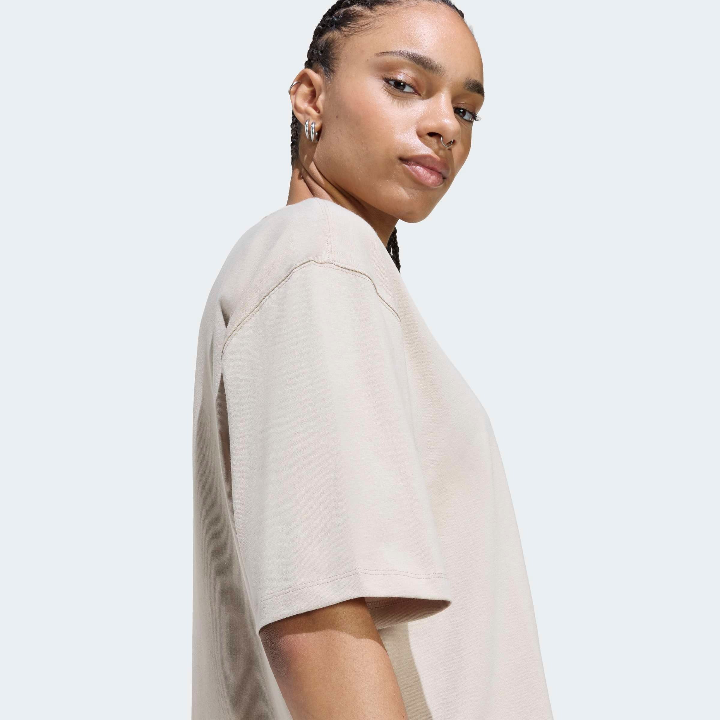 adidas Originals T-Shirt »ESSENTIALS BOYFRIEND« sportlicher Stil, Kurzarm, aus Baumwolljersey