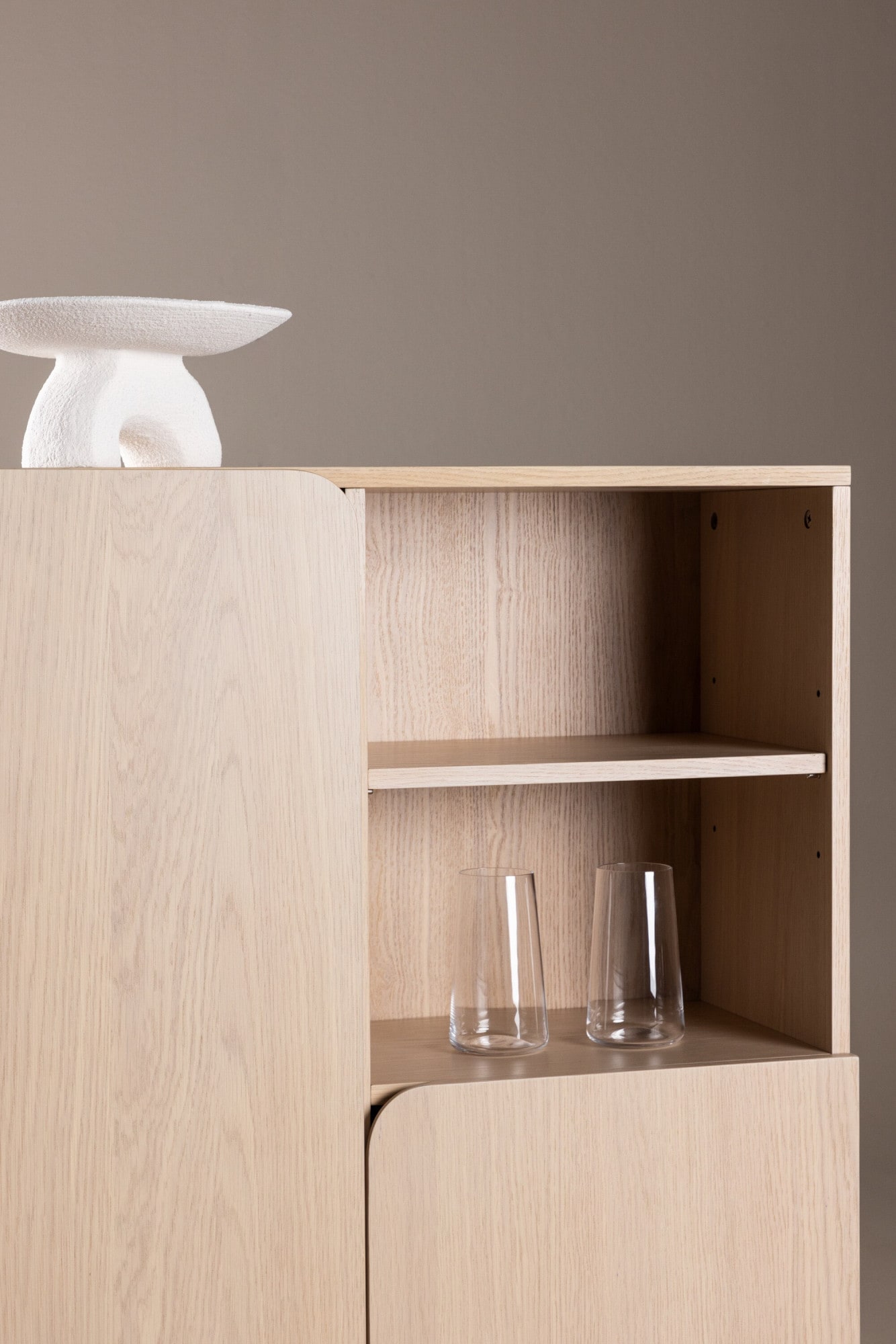 Venture Home Stauraumschrank »Tyresö, Stauraumschrank, Höhe 110 cm« Stauraumschrank, Lackierung, kultiviert, modern, vielseitig