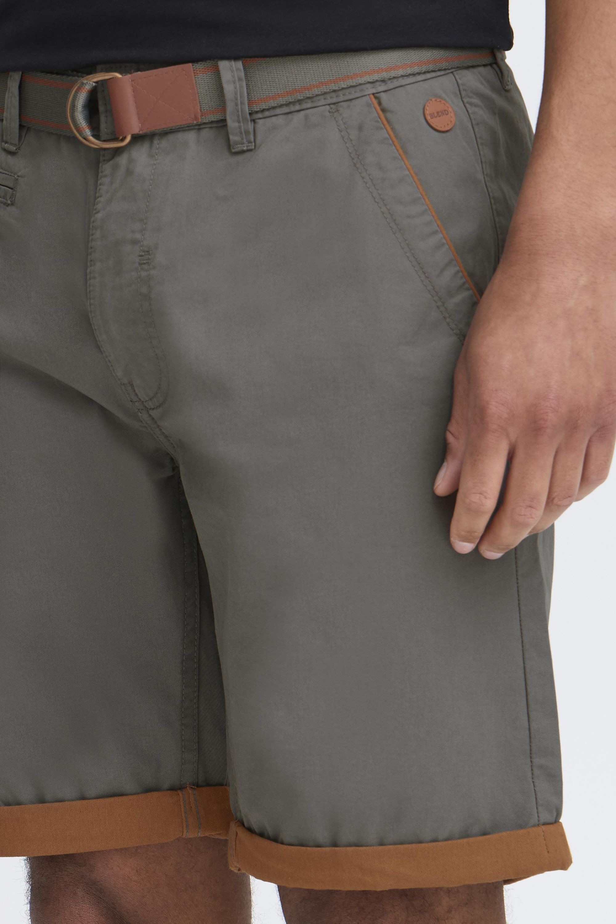 Blend Chinoshorts »BHNeji«  Chino Shorts mit umgeschlagenen Hosenbeinen in Kontrastfarbe