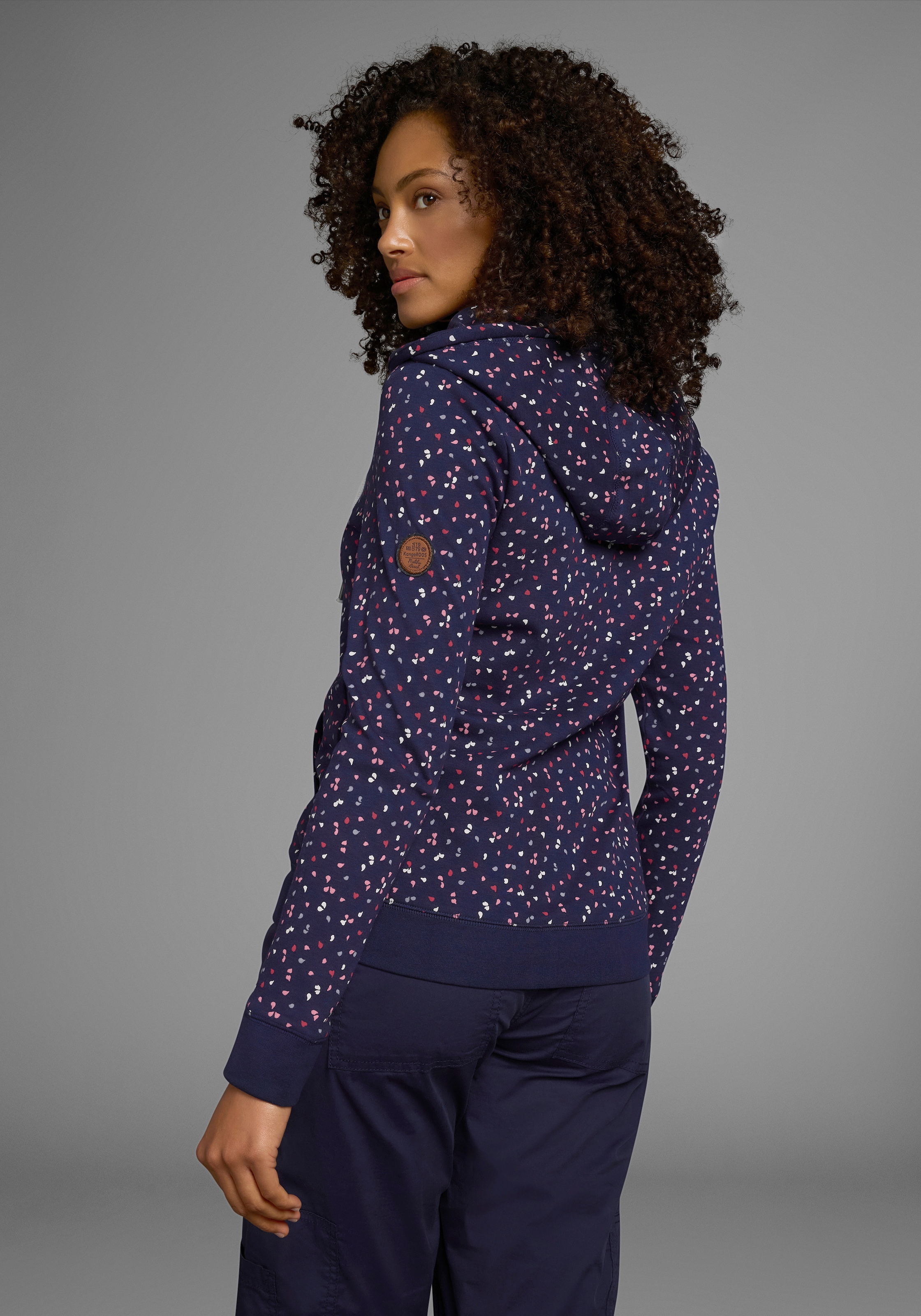 KangaROOS Kapuzensweatjacke, mit sportlichem Minimal-Print