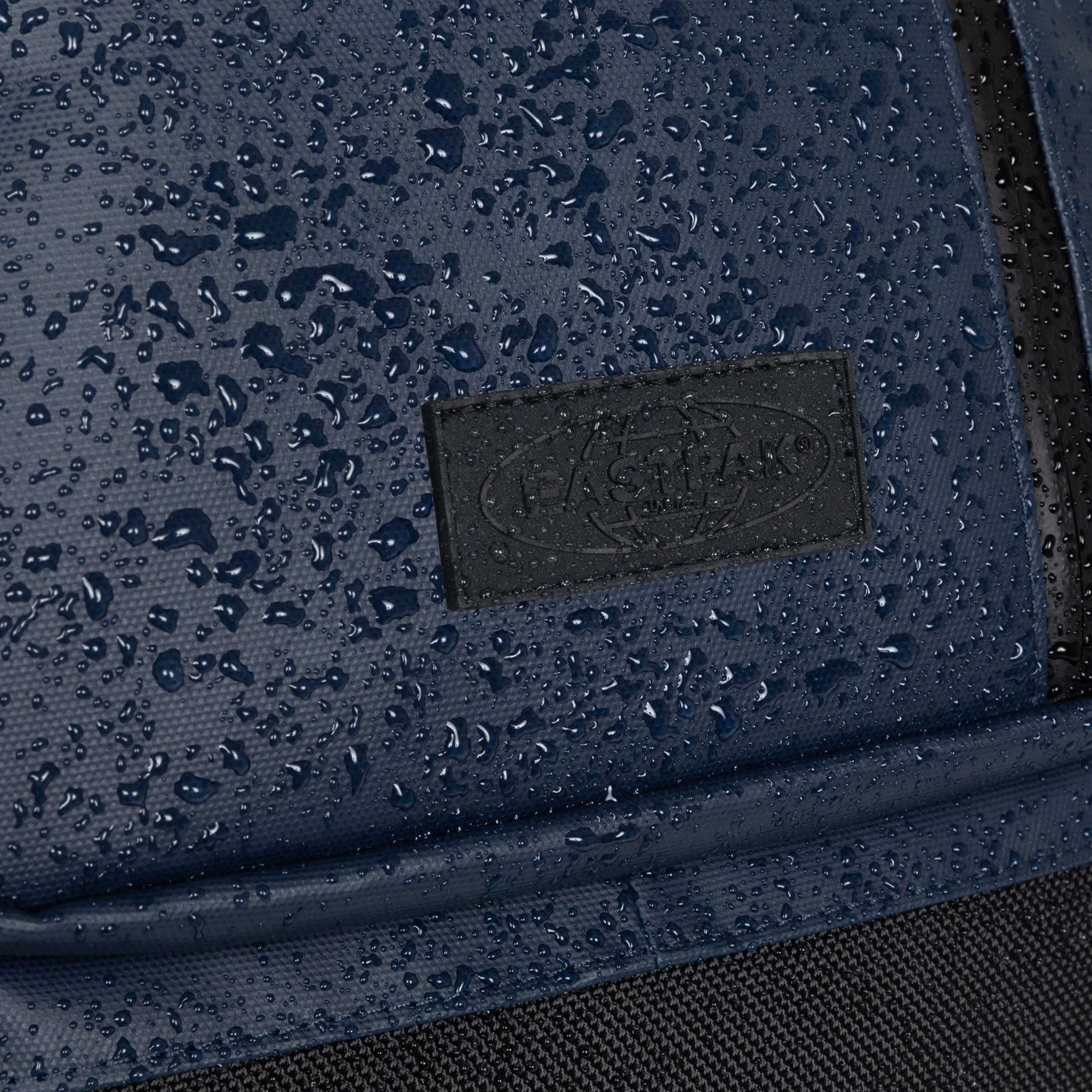 Eastpak Freizeitrucksack »Tecum Top« Unisex Travelrucksack, Reiserucksack mit Logo-Aufnäher