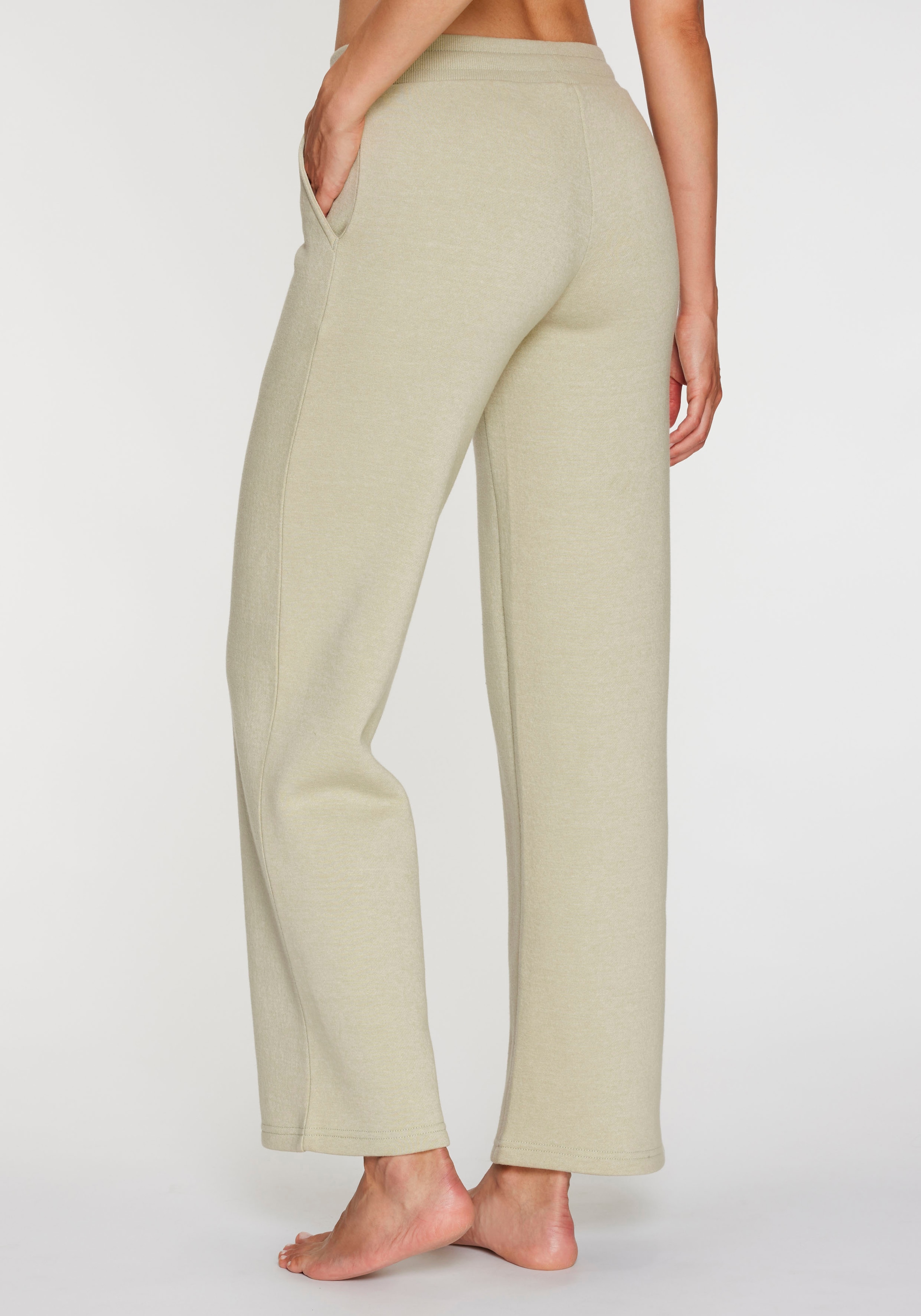 H.I.S Relaxhose, mit weitem Bein und aus ultraweicher Sweatqualität, Loungewear