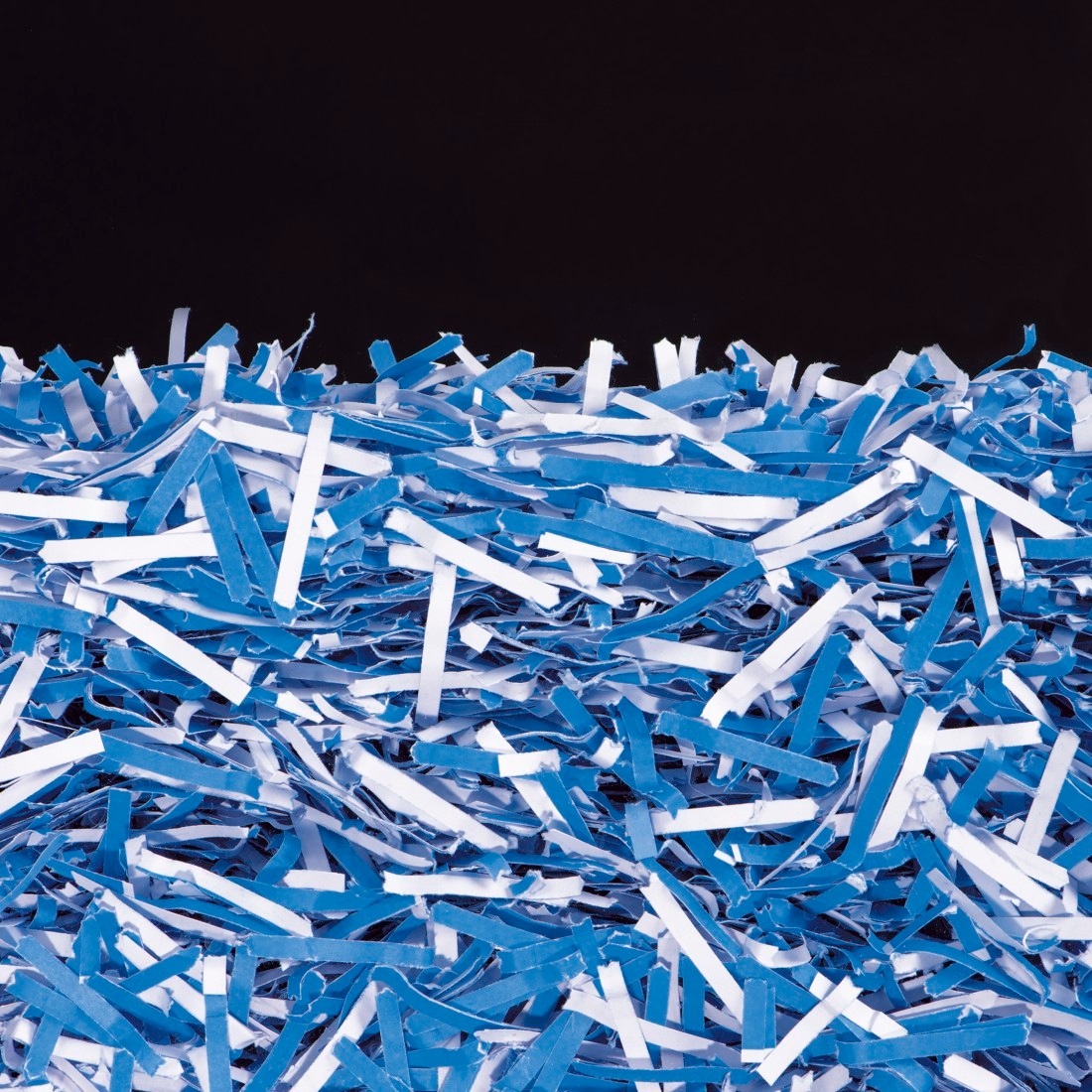 Hama Aktenvernichter »Aktenvernichter Partikelschnitt (Papier + Plastik, Korb, 5 Blatt, P4)«, Mit Papierkorb, 4 x 39 mm Schnitzel, Automatik, Rücklauf