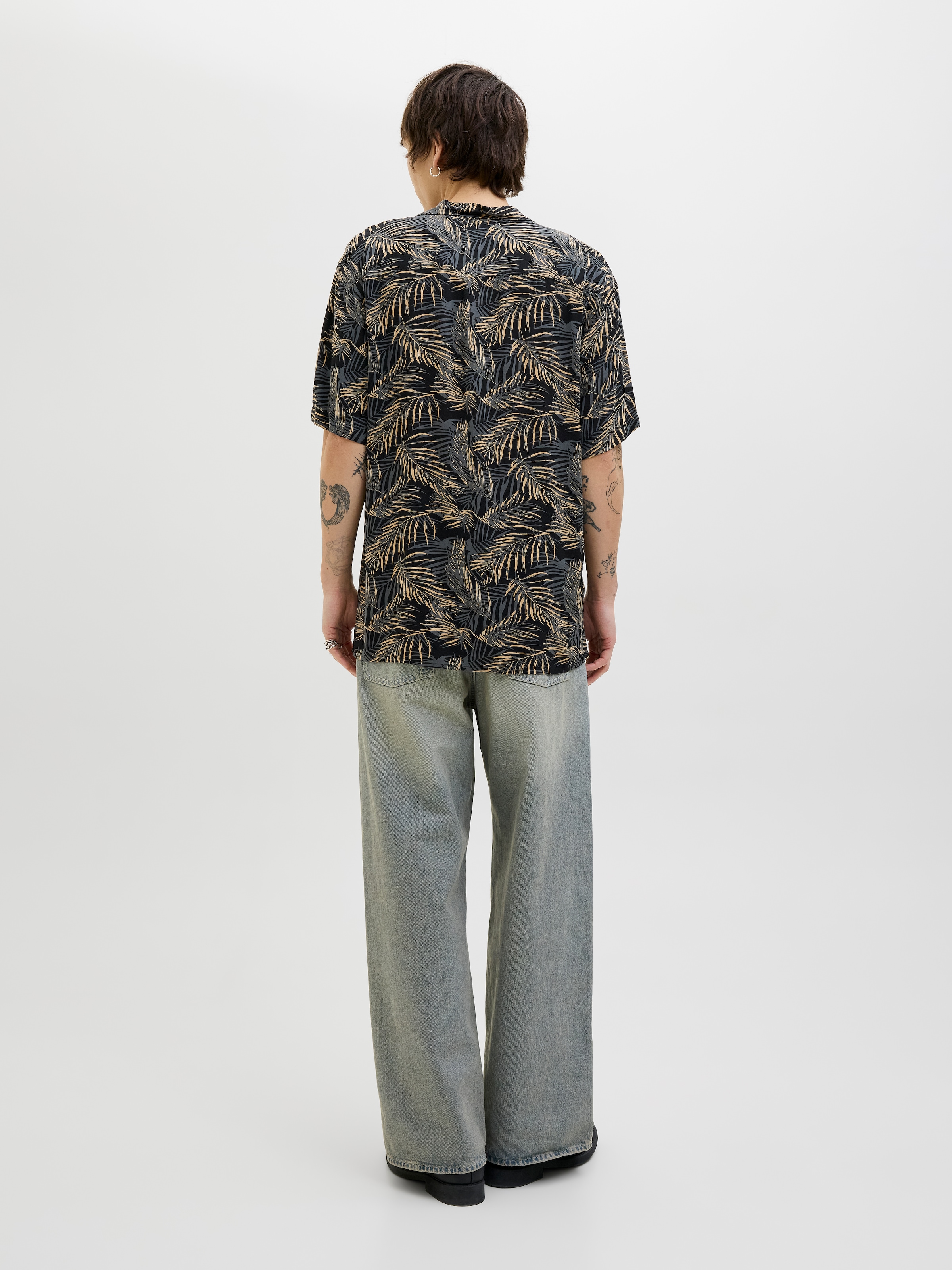 Jack & Jones Kurzarmhemd »JJEJEFF TROPICAL AOP RESORT SHIRT SS SN«, mit All-Over Print