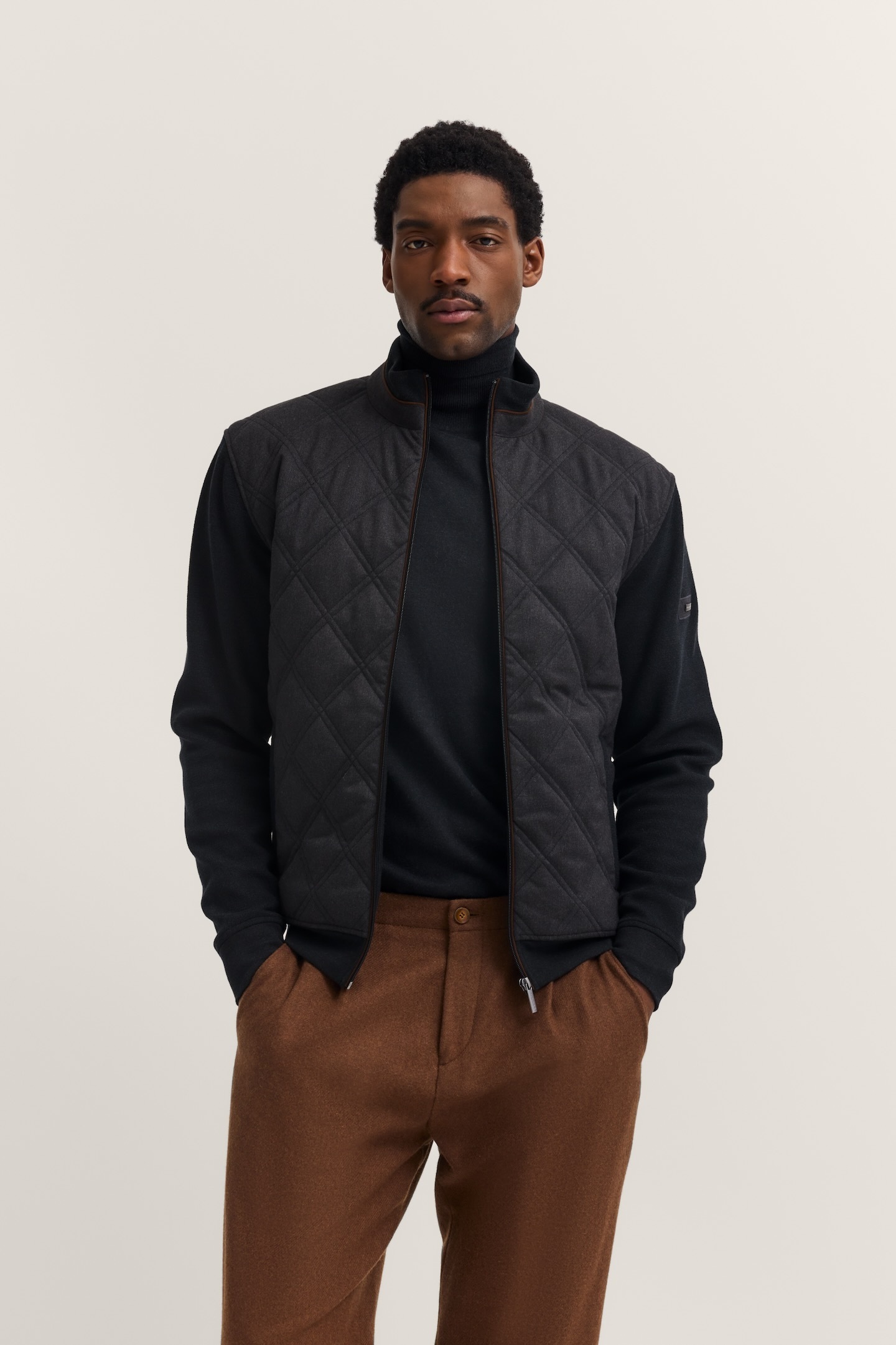 bugatti Sweatjacke "Regular Fit", mit Rautensteppung und Stehkragen günstig online kaufen