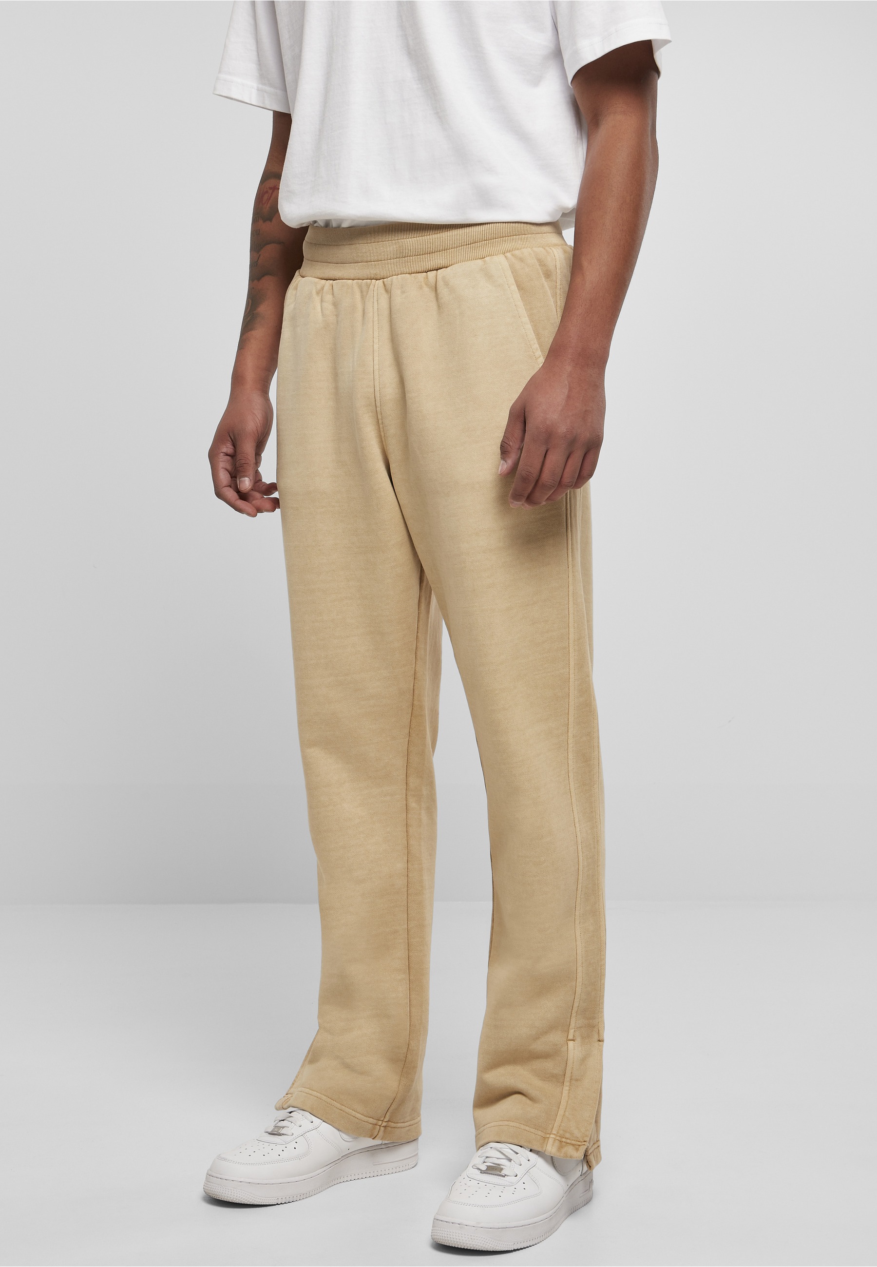 URBAN CLASSICS Jogginghose »Urban Classics Herren Heavy Terry Garment Dye Slit Sweatpants«