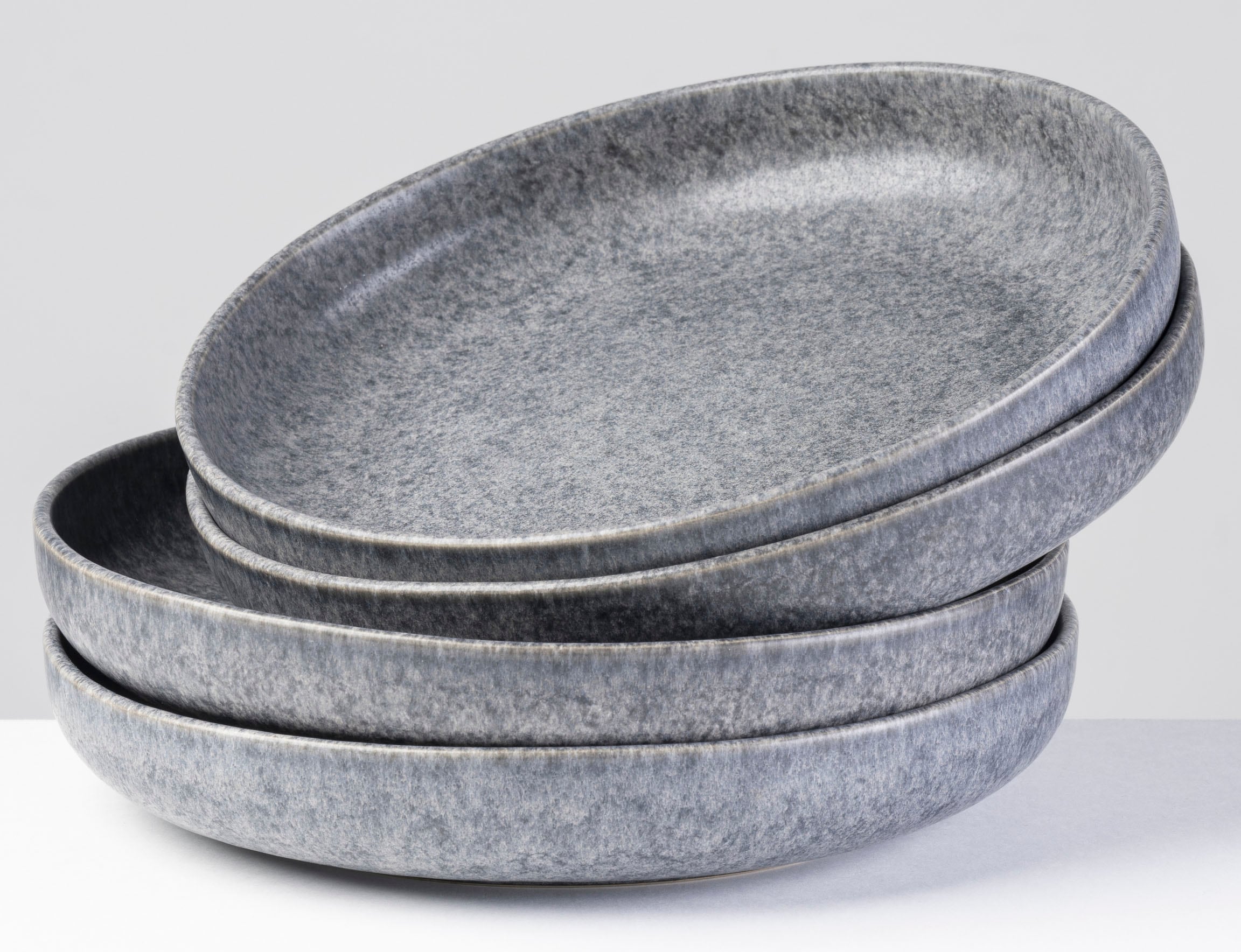 GIPFELSTÜCK Suppenteller "Moos'n'Stein", 21cm, grau, Speiseteller, Scandi-Style, glänzende Reaktivglasur, jedes Stück ein Unikat