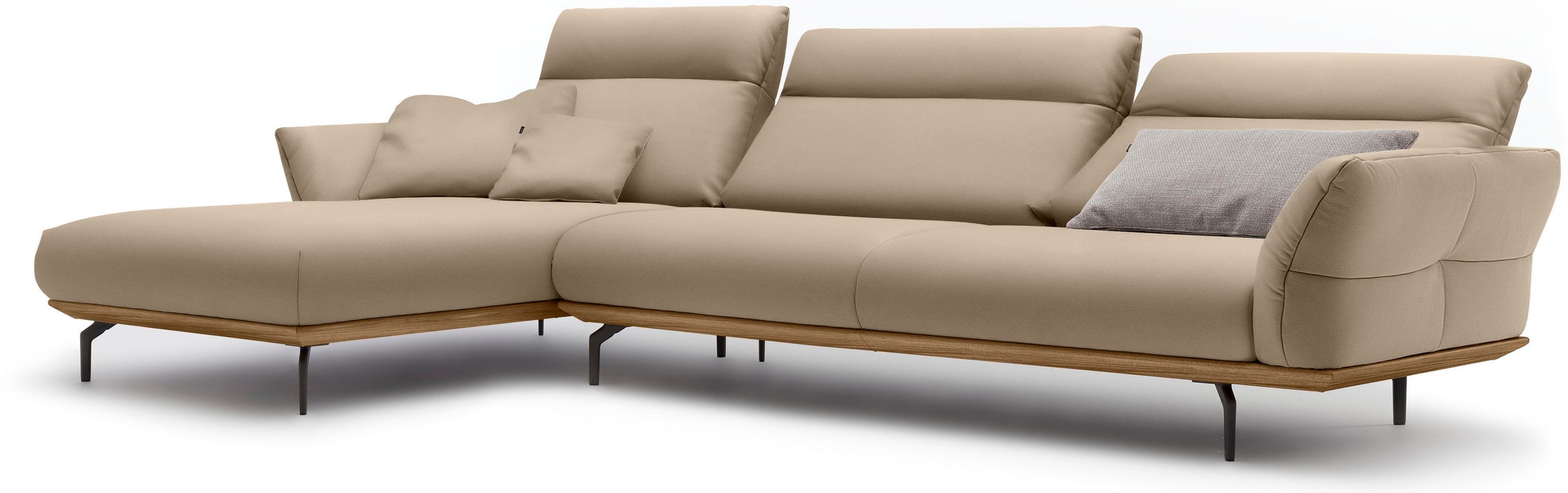 Creation BY ROLF BENZ Ecksofa »CR.460«, Sockel in Nussbaum, Winkelfüße in Umbragrau, Breite 338 cm