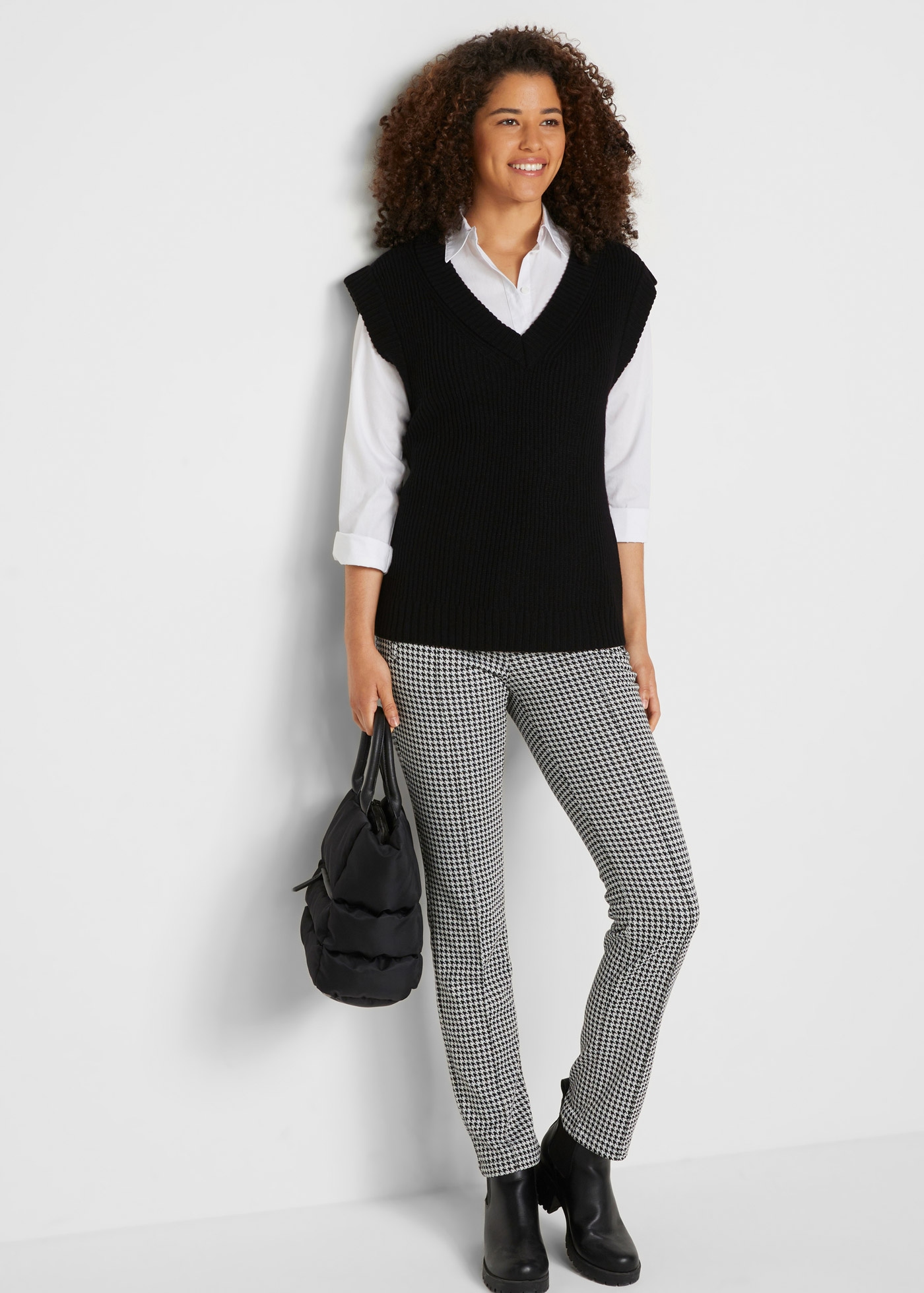 bonprix Pullunder »Pullunder« aus Polyacryl, mit V-Ausschnitt, lockere Passform, ohne Verschluss