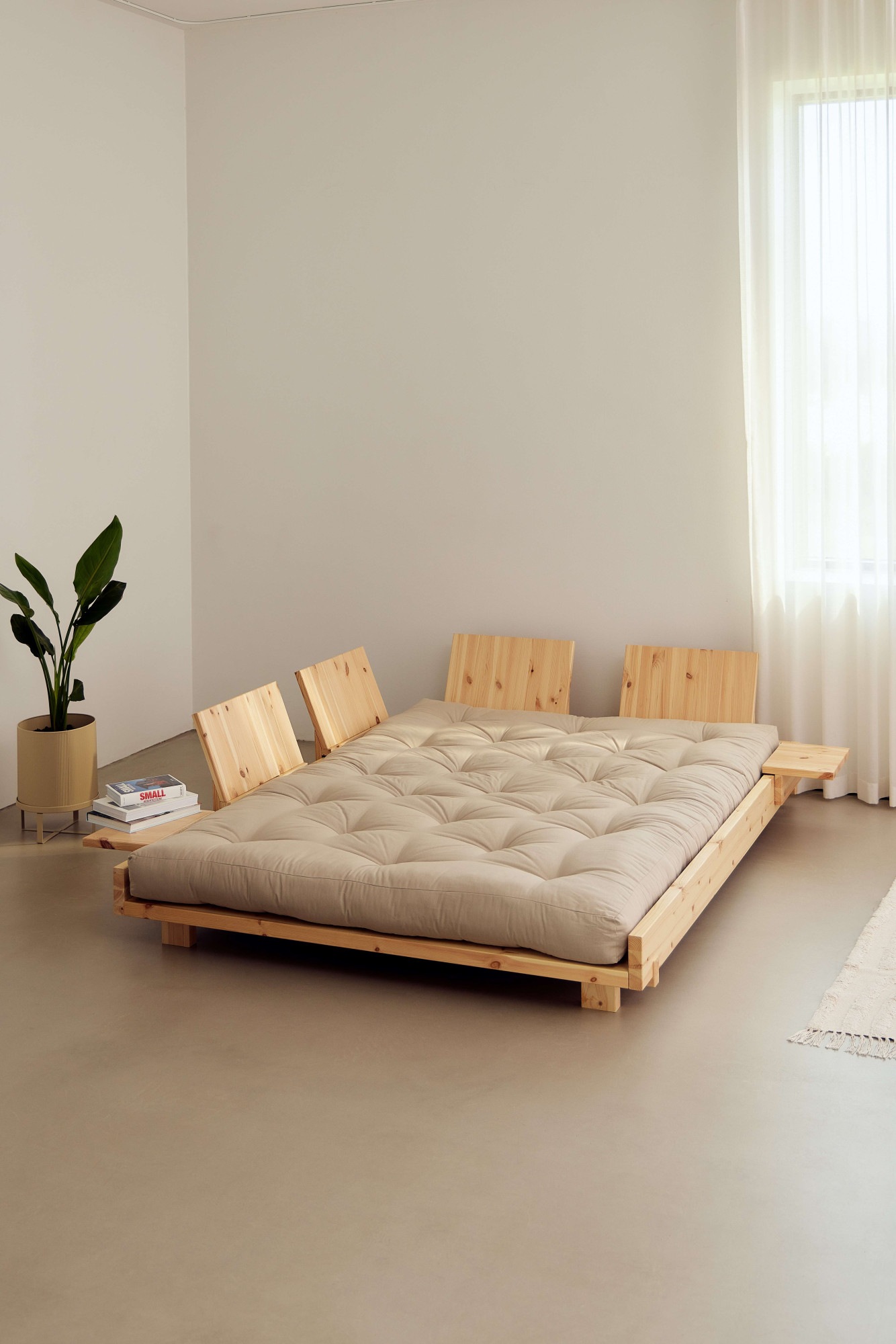Karup Design Bett »Social Sofa Bed, mit verstellbarem Zubehör, inkl Matratze & Lattenrost«, Bett wahlweise mit 2 oder 4 Rückenlehnen und 2 Ablagen. Mit Matratze