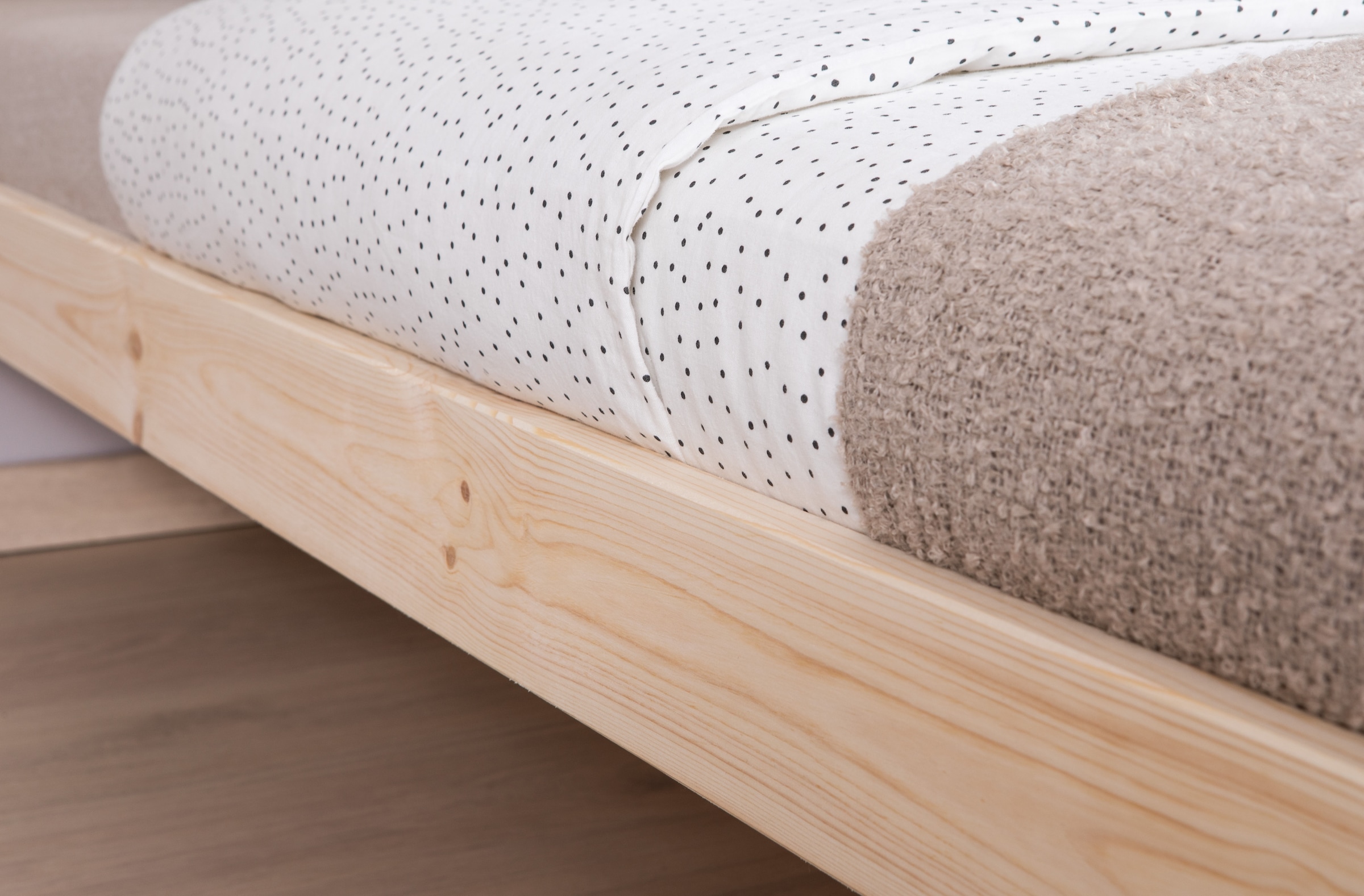 Ticaa Jugendbett Futonbett in diversen Breiten, Kiefer, mit Rollrost