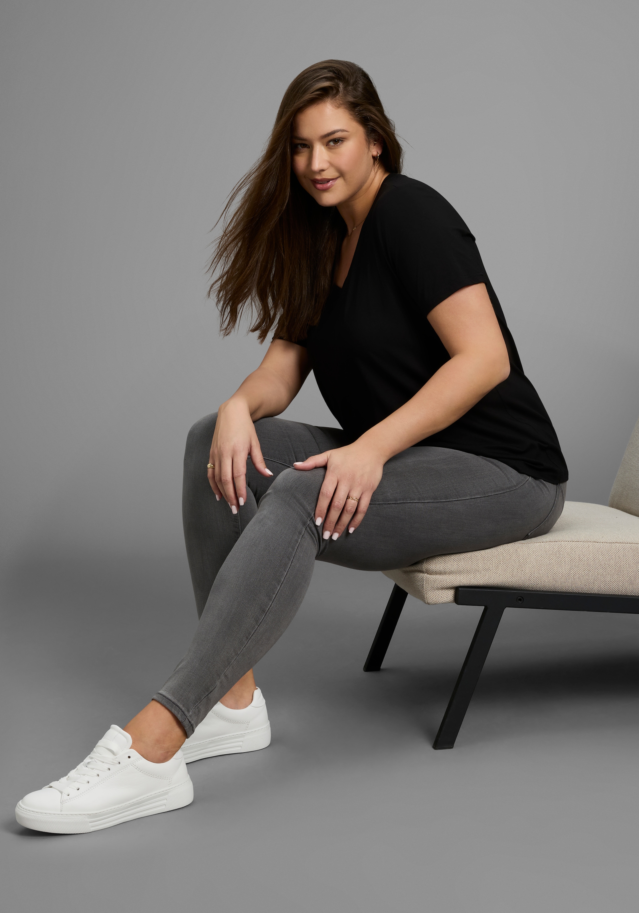 Laura Scott CURVE T-Shirt, mit V-Ausschnitt - GROSSE GRÖSSE
