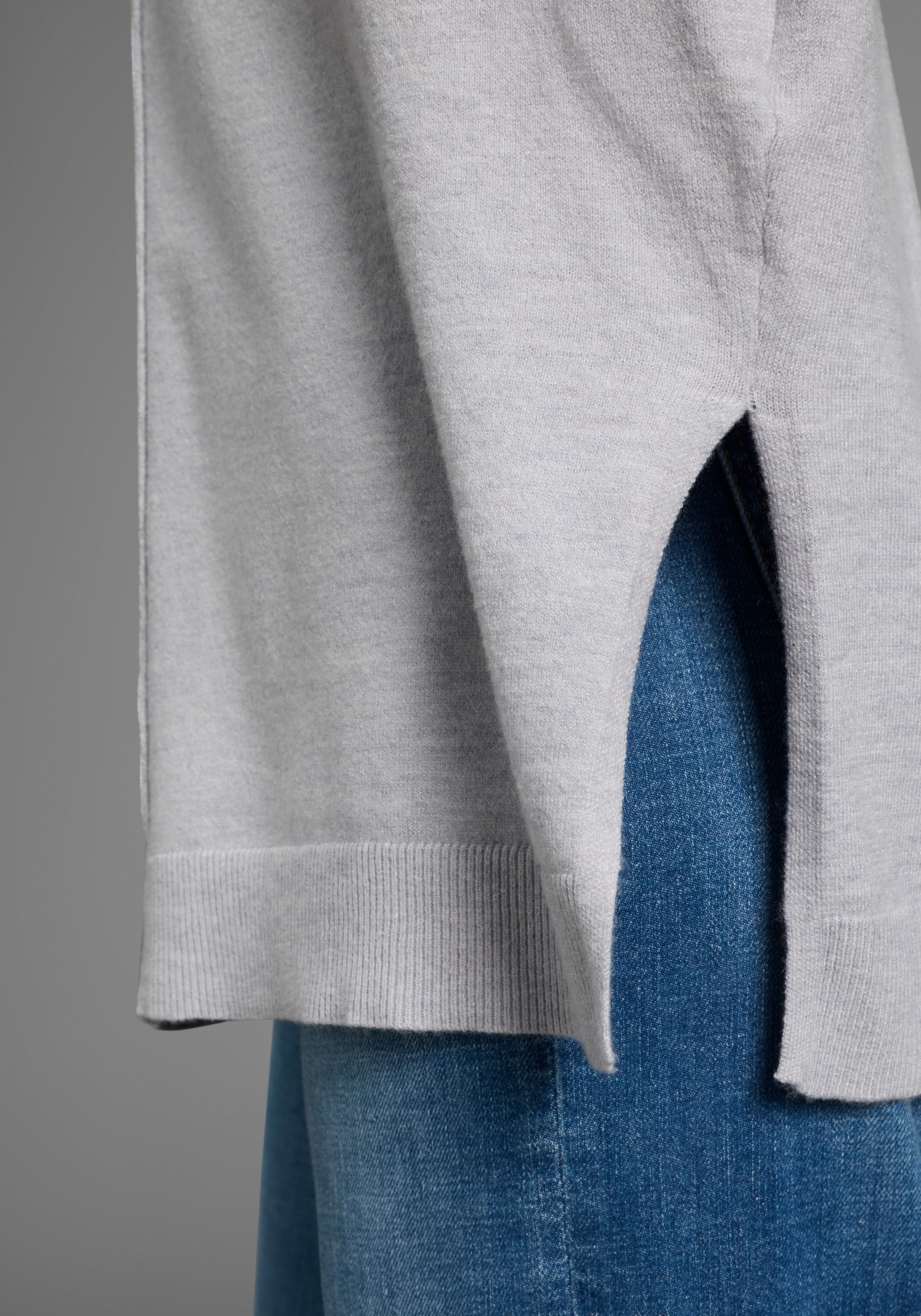 Thumbnail - Laura Scott Longpullover aus Feinstrick in oversized Form mit seitlichen Schlitzen