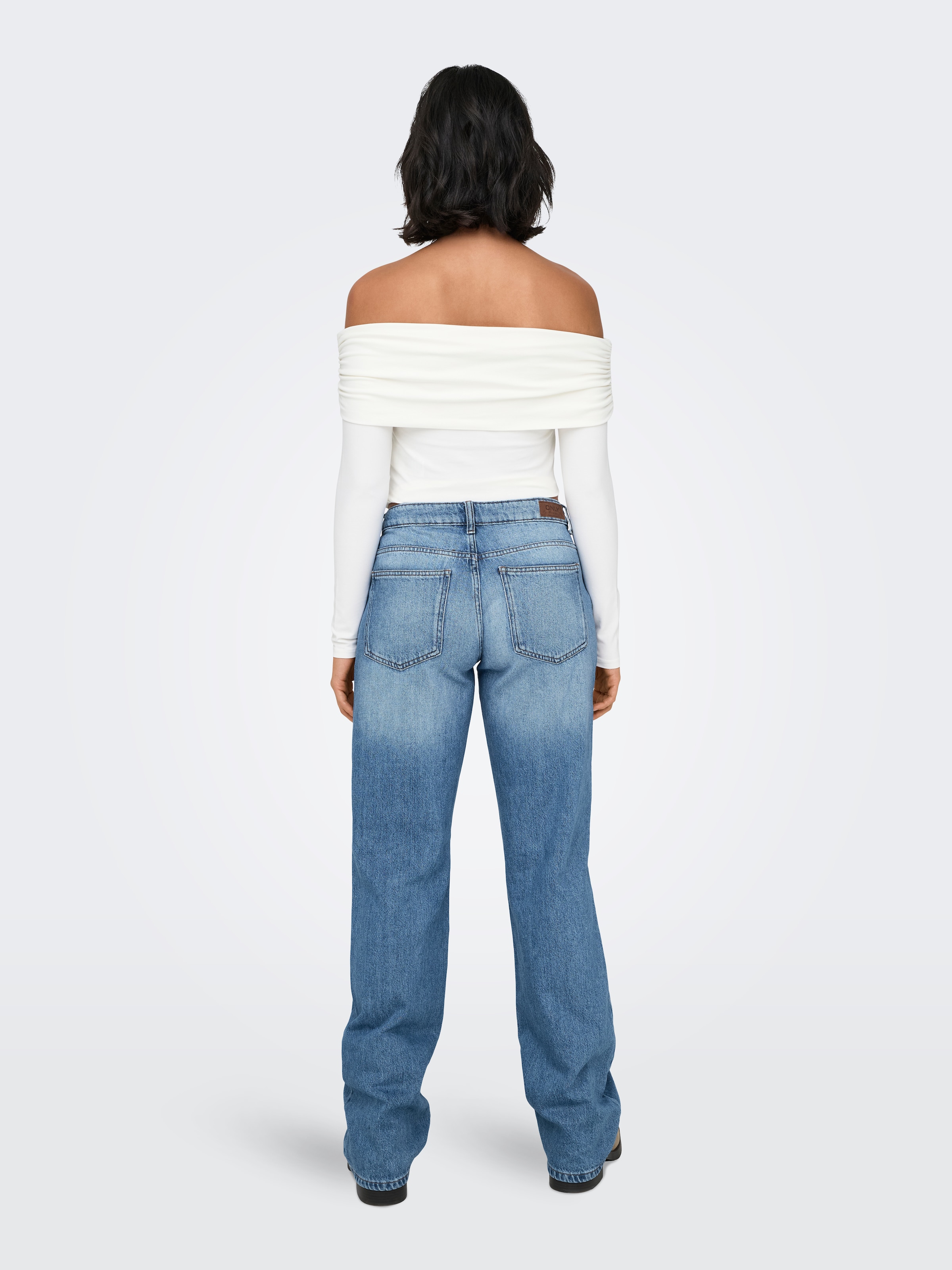 ONLY Low-rise-Jeans »ONLBRITNEY LOW STRAIGHT DNM AZG OS« Mittlere Waschung für einen gewaschenen und getragenen Denim-Look