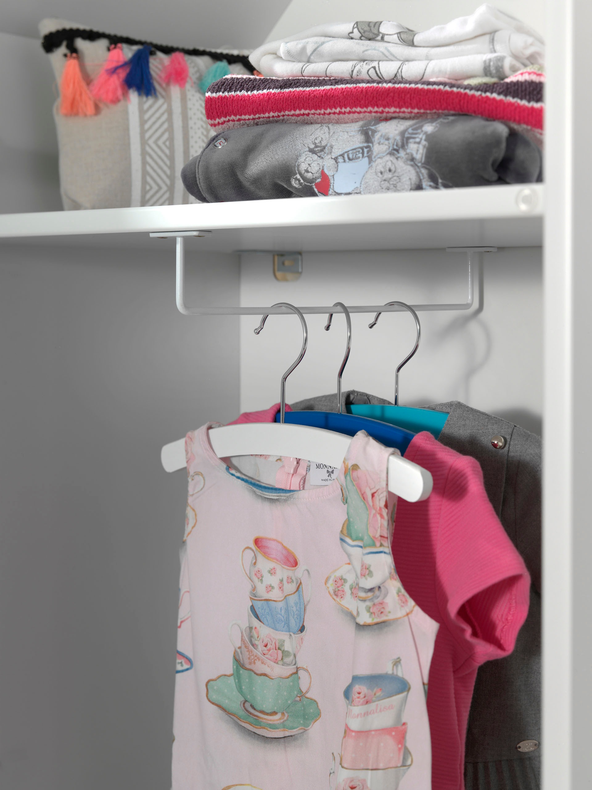 Vipack Kleiderschrank »Casami, mit trendiger Optik in zeitlosem Design«, (B/H/T ca. 57,6x171,3x37cm, Fronten in verschiedenen Farben erhältlich), variable Innenausstattung und viel Stauraum