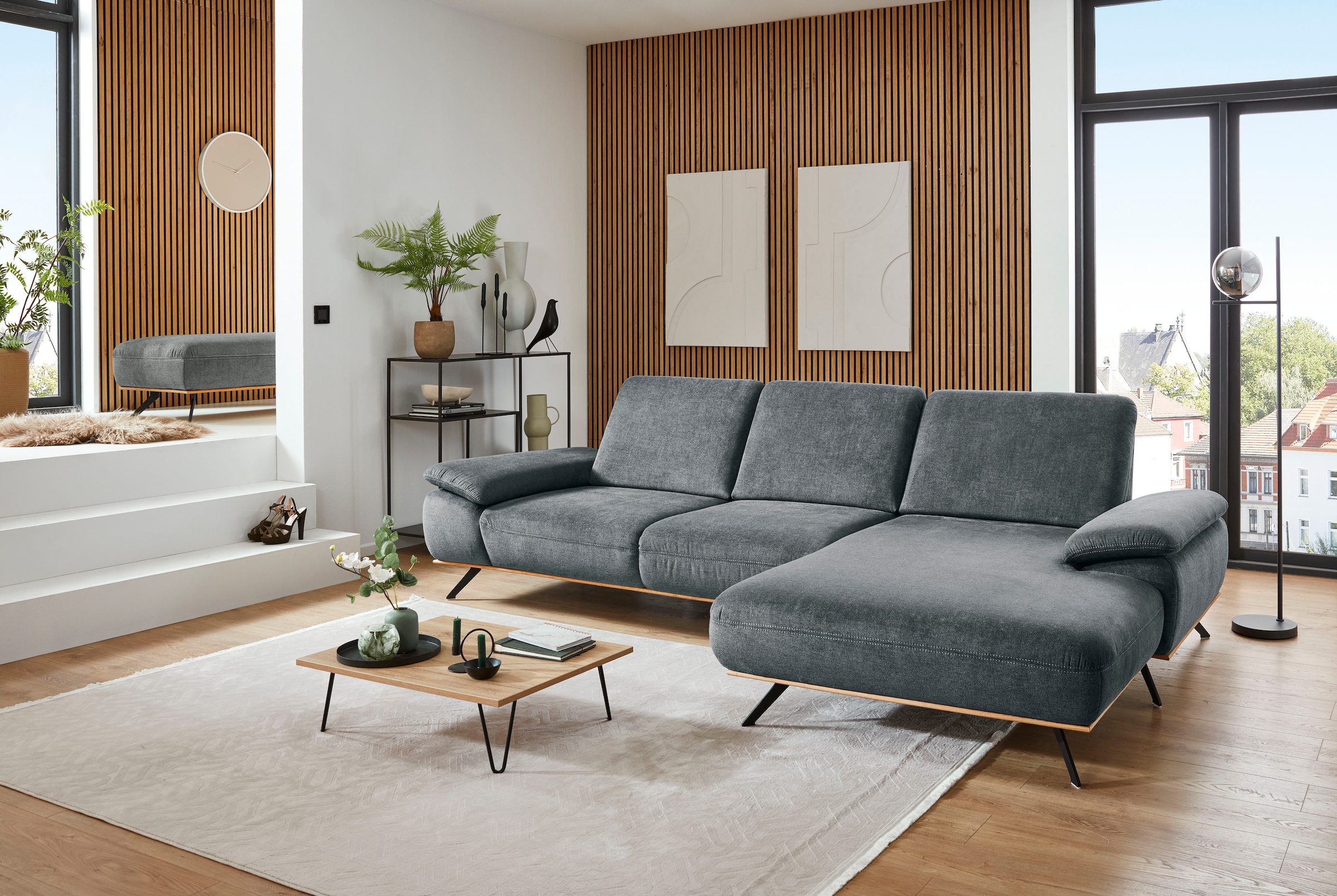 Die PlanBar Ecksofa "ZE-EM18063, Breite 322 cm" wahlweise mit Sitztiefen- und Armteilverstellung