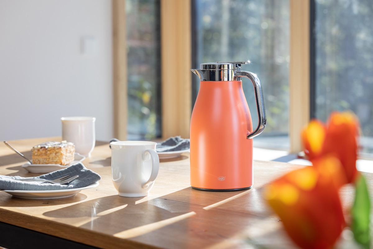 Alfi Isolierkanne »SKYLINE, mit Hartglaseinsatz und ergonomischem Griff«, 1 l, (1 St.), 12h heiß & 24h kalt, Drehverschluss mit bequemem Druckknopf
