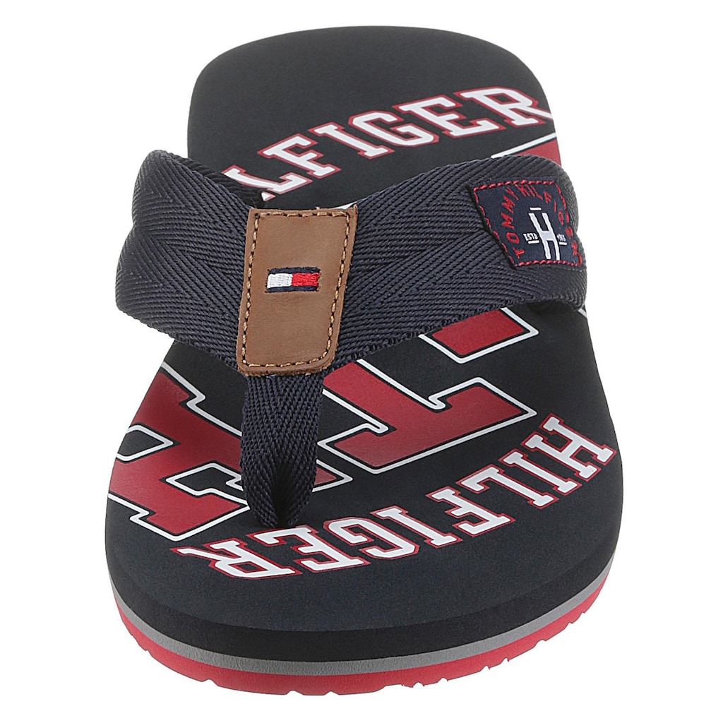 Tommy Hilfiger Zehentrenner »ESSENTIAL TH BEACH SANDAL«, Sommerschuh, Schlappen, Poolslides, Badeschuh, mit Logo Print