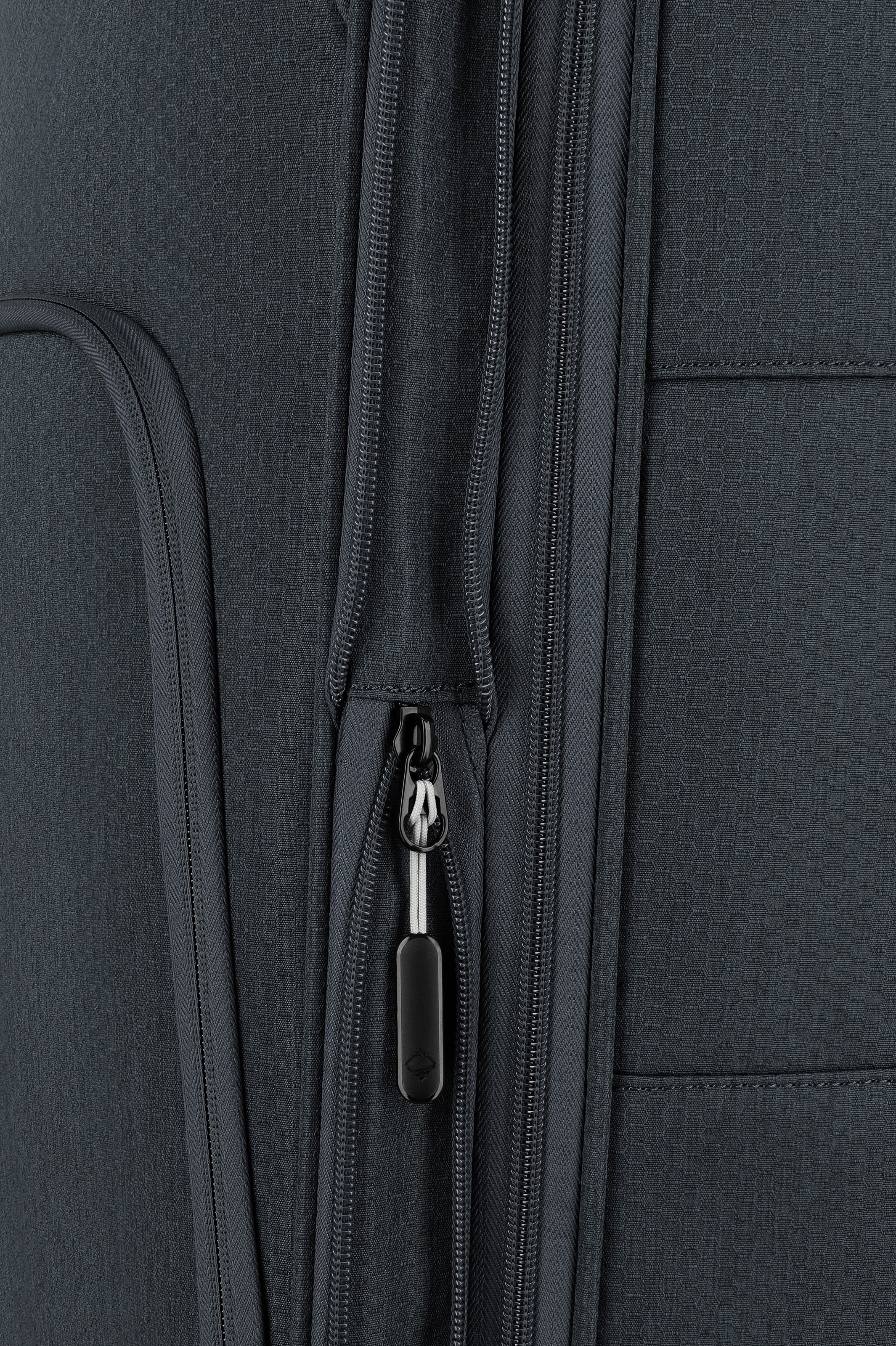 travelite Trolley »KICK OFF Reisekoffer« 69 l 4 Rollen 4 Doppelrollen, Außentaschen und Packgurte – leicht und robust