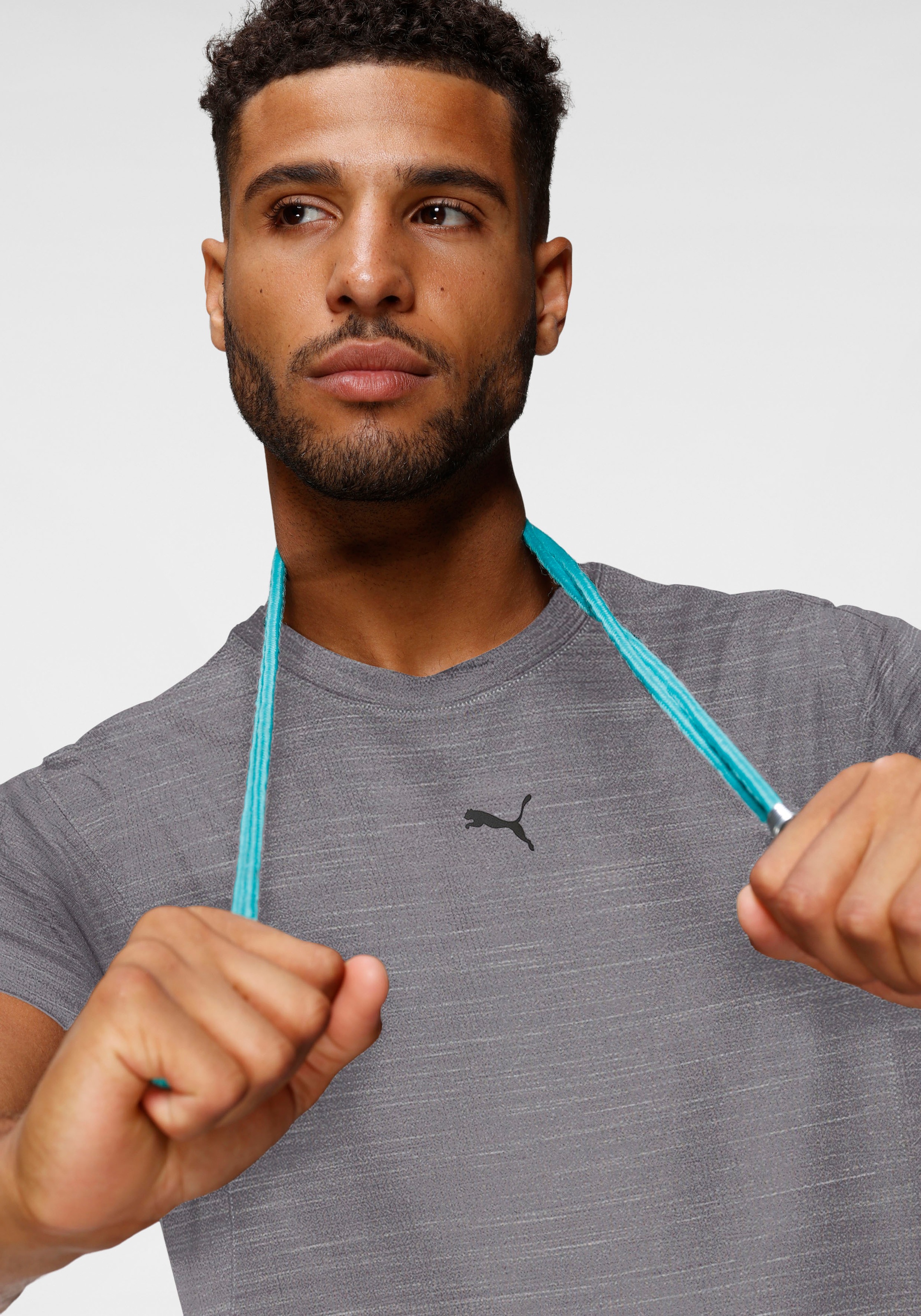 PUMA Trainingsshirt »M CLOUDSPUN SOFT TEE« regular fit, atmungsaktiv, schnell trocknend, ohne Kapuze