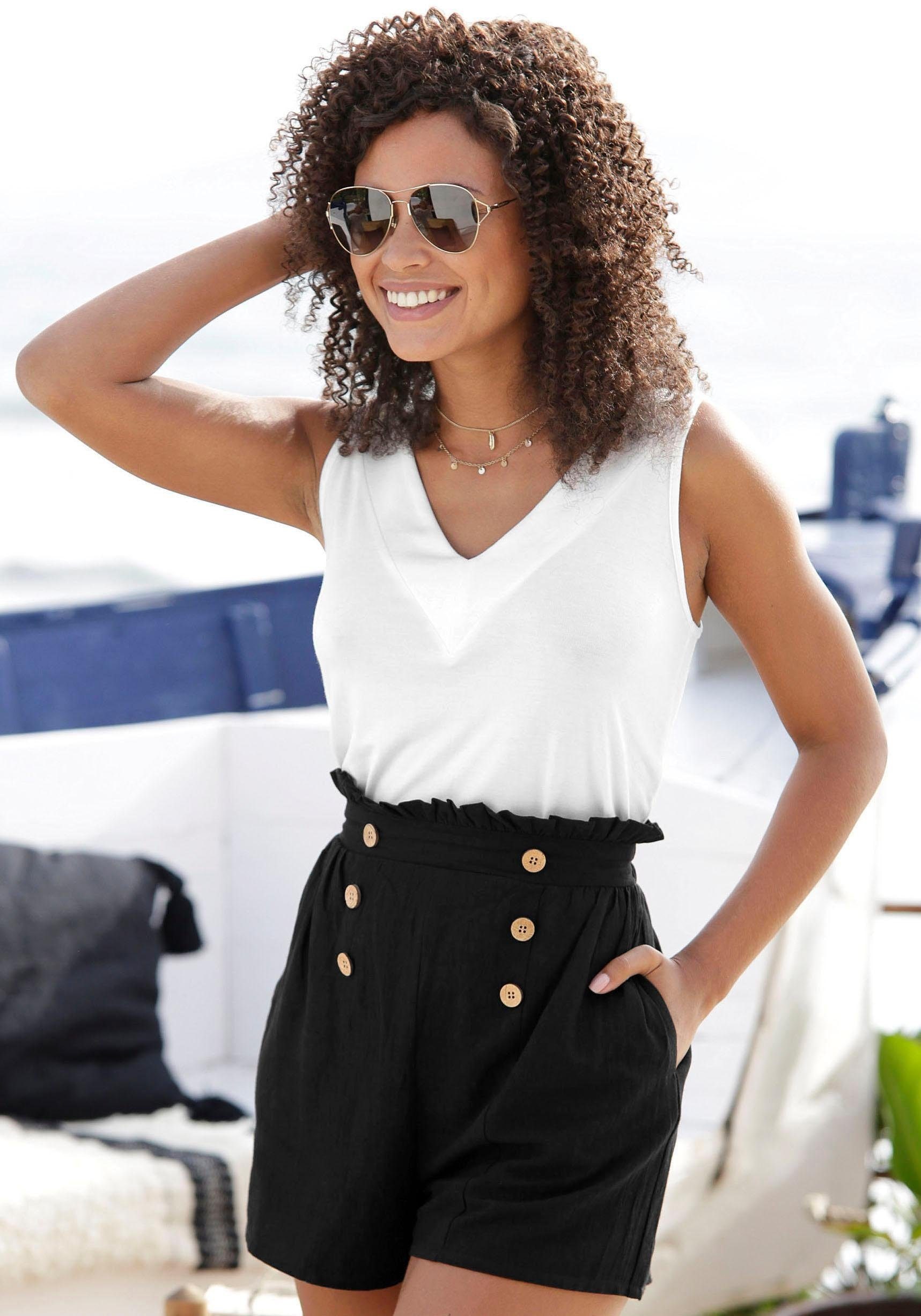 LASCANA Shorts, im Paperbag-Look mit breitem Bündchen und Taschen, kurze Hose