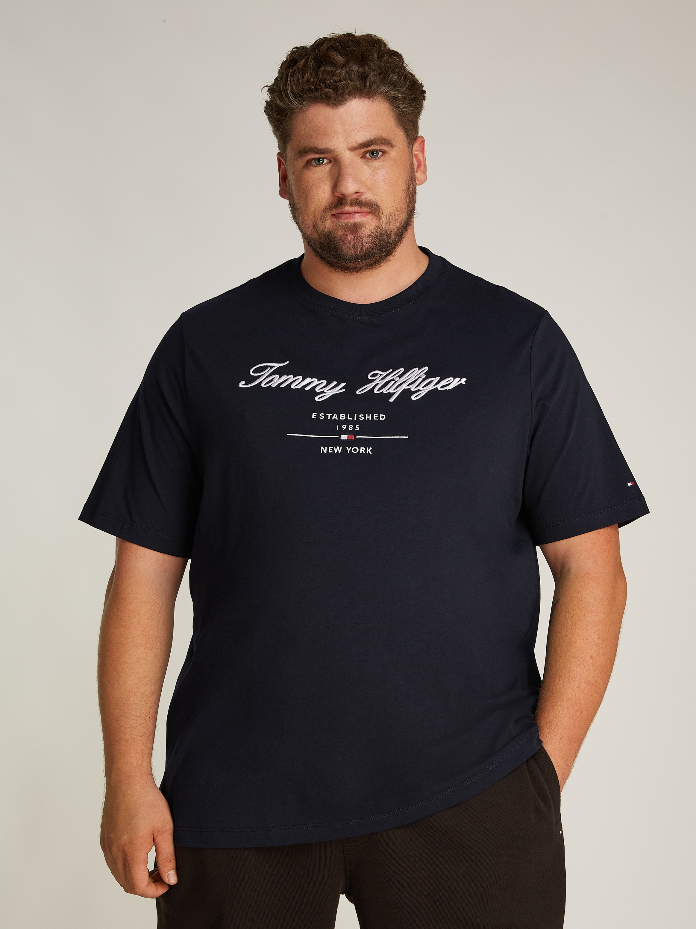 Tommy Hilfiger Big & Tall Rundhalsshirt "BT-SCRIPT LOGO TEE-B", in Großen Größen, Logostickerei