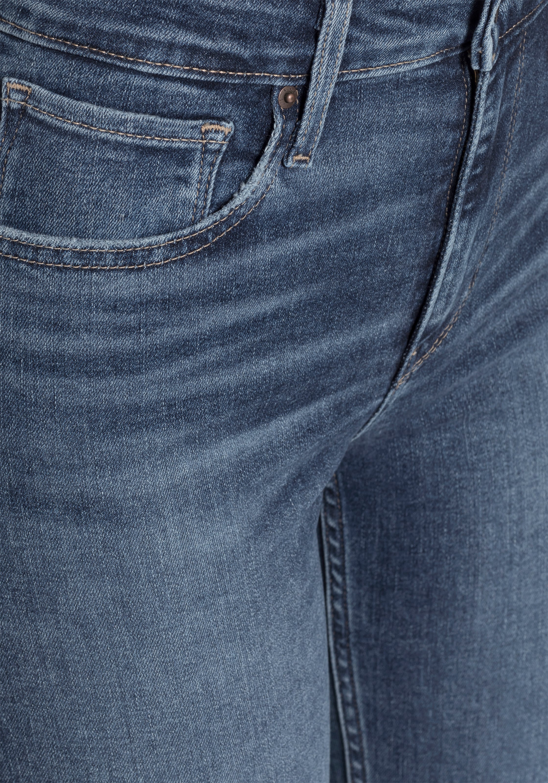 Levi's® Bootcut-Jeans »725 High-Rise Bootcut«, mit Schlitz