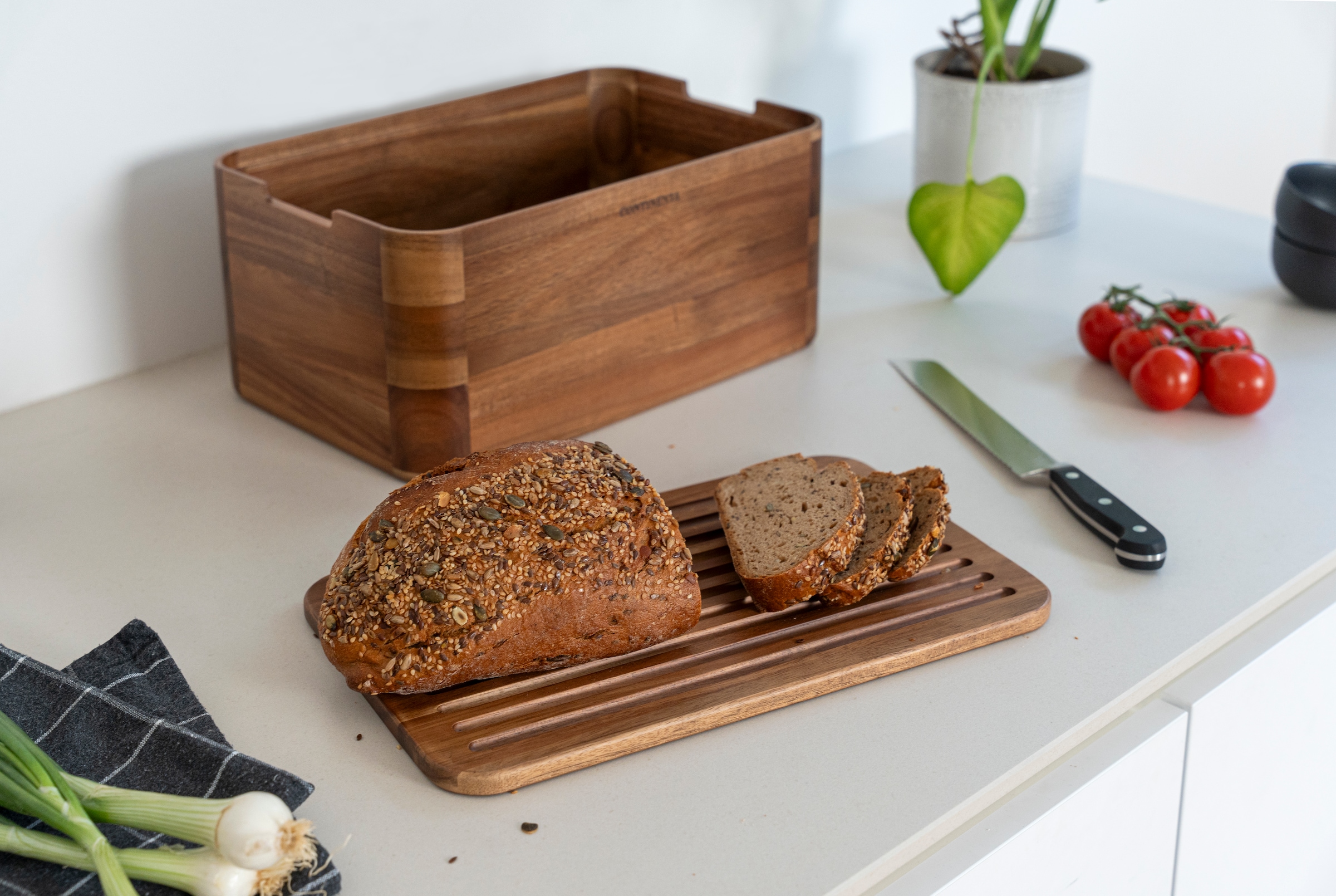 Continenta Brotkasten »Brotbox aus Akazienholz« 1 tlg.