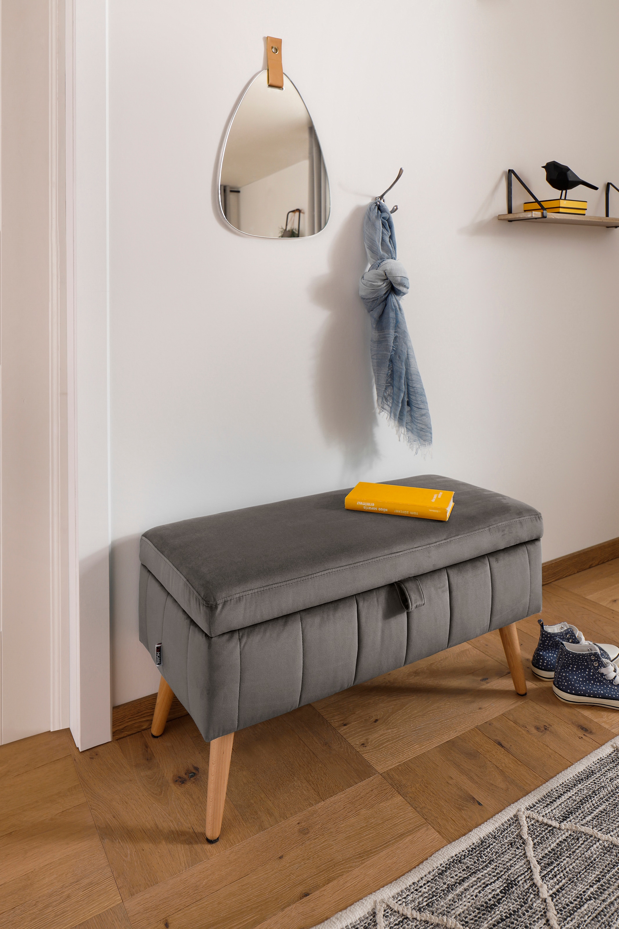 INOSIGN Truhenbank »AMIRA Sitzbank mit Stauraum, Maße B/T/H: 81/36/43 cm«, mit Staufach, in 3 Bezugsqualitäten mit feiner Steppung