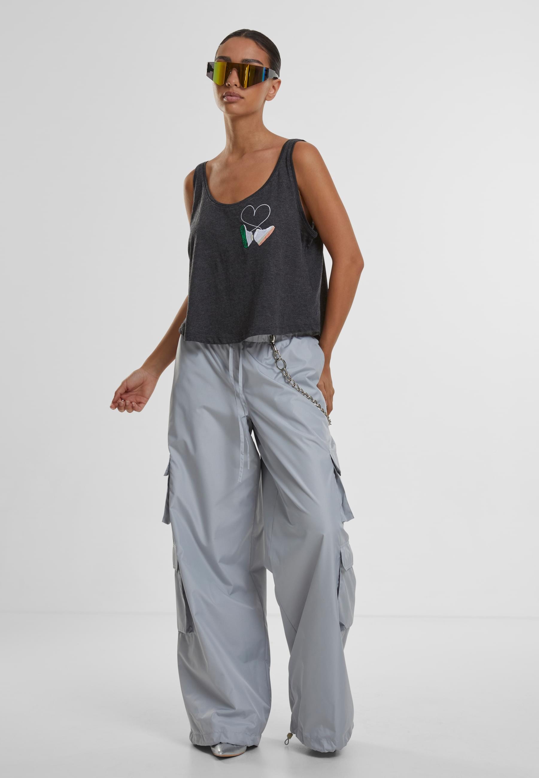 MisterTee Muskelshirt »MisterTee Damen Ladies Kicks Love EMB Tank«, (1 tlg.)