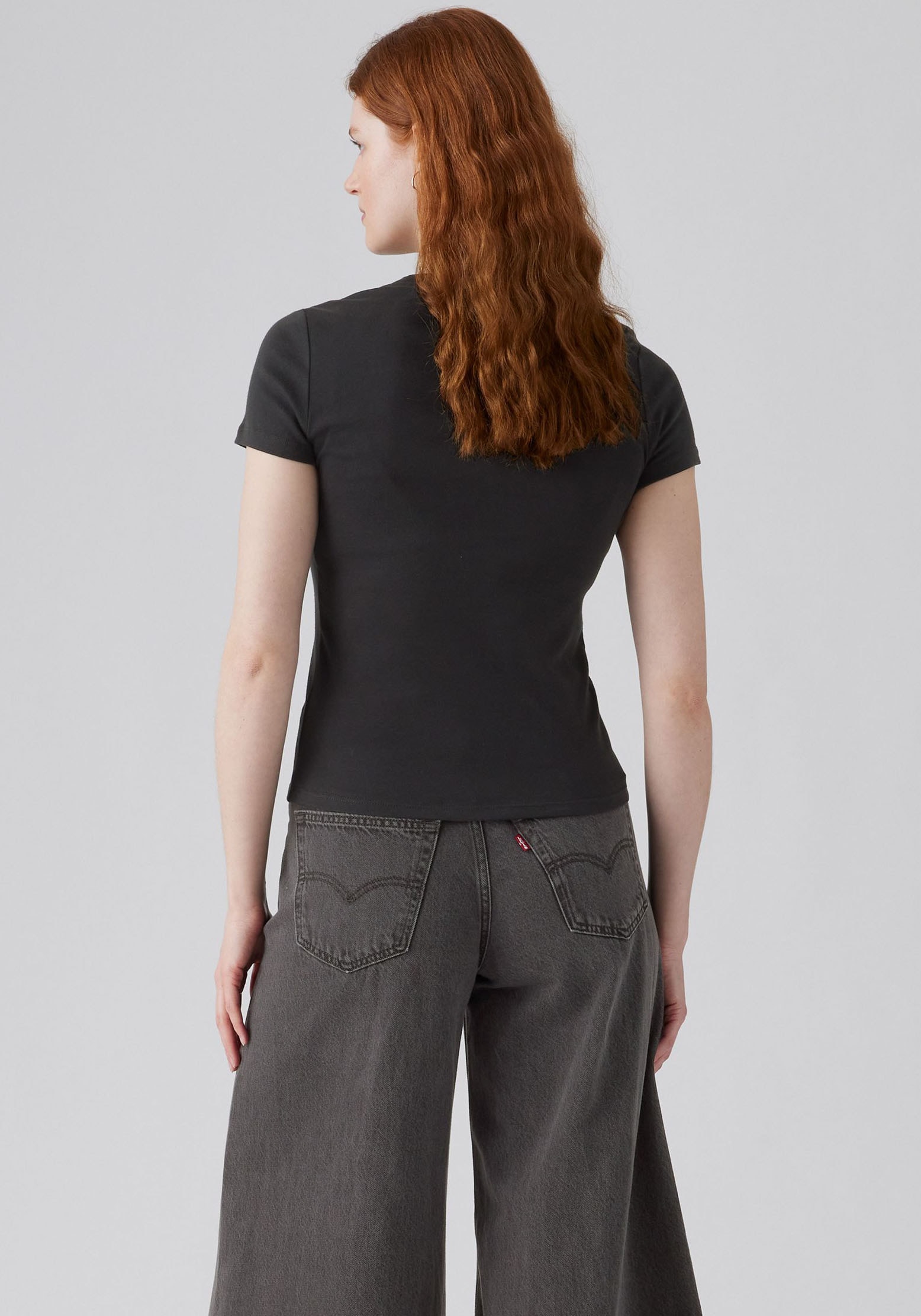 Levi's® T-Shirt »Mini-Logo«, (Packung, 2 tlg.), mit kleiner Markenlogo-Stickerei auf der Brust