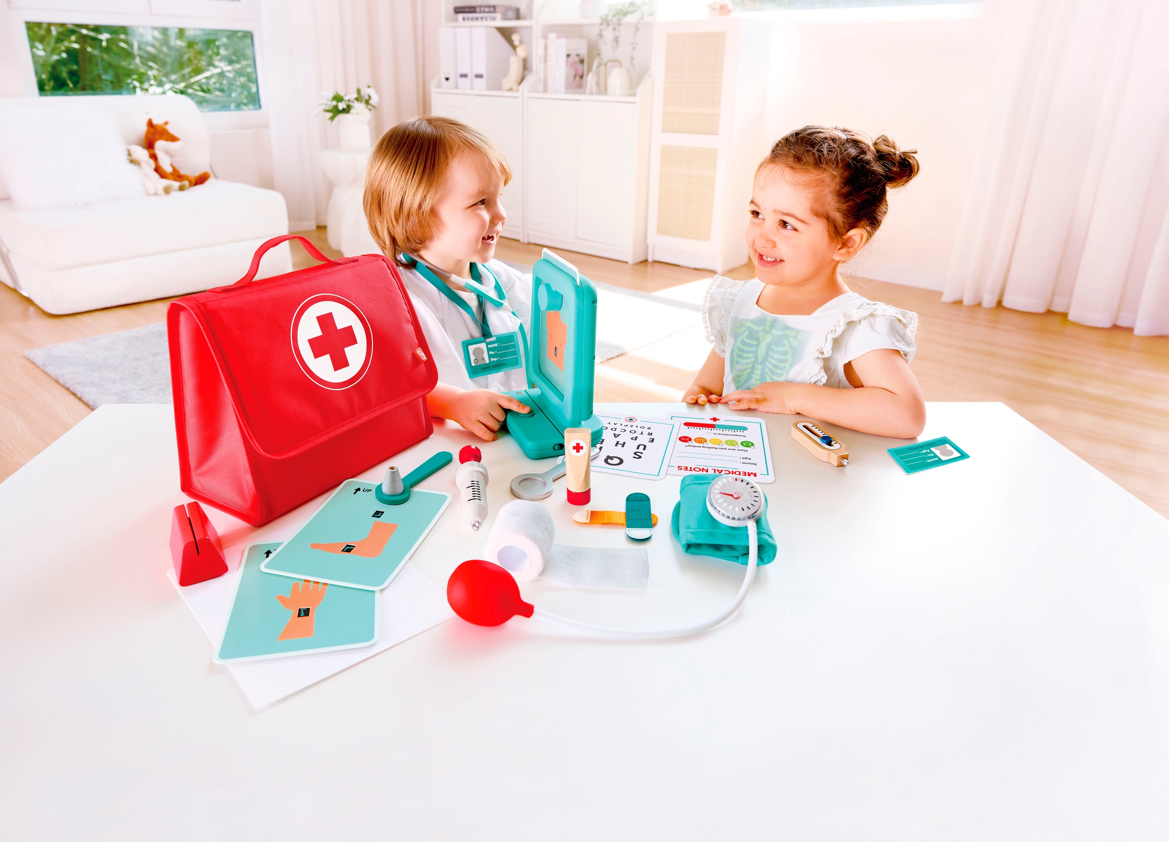 Hape Spielzeug-Arztkoffer »Doktor-Set«, (22 tlg.)