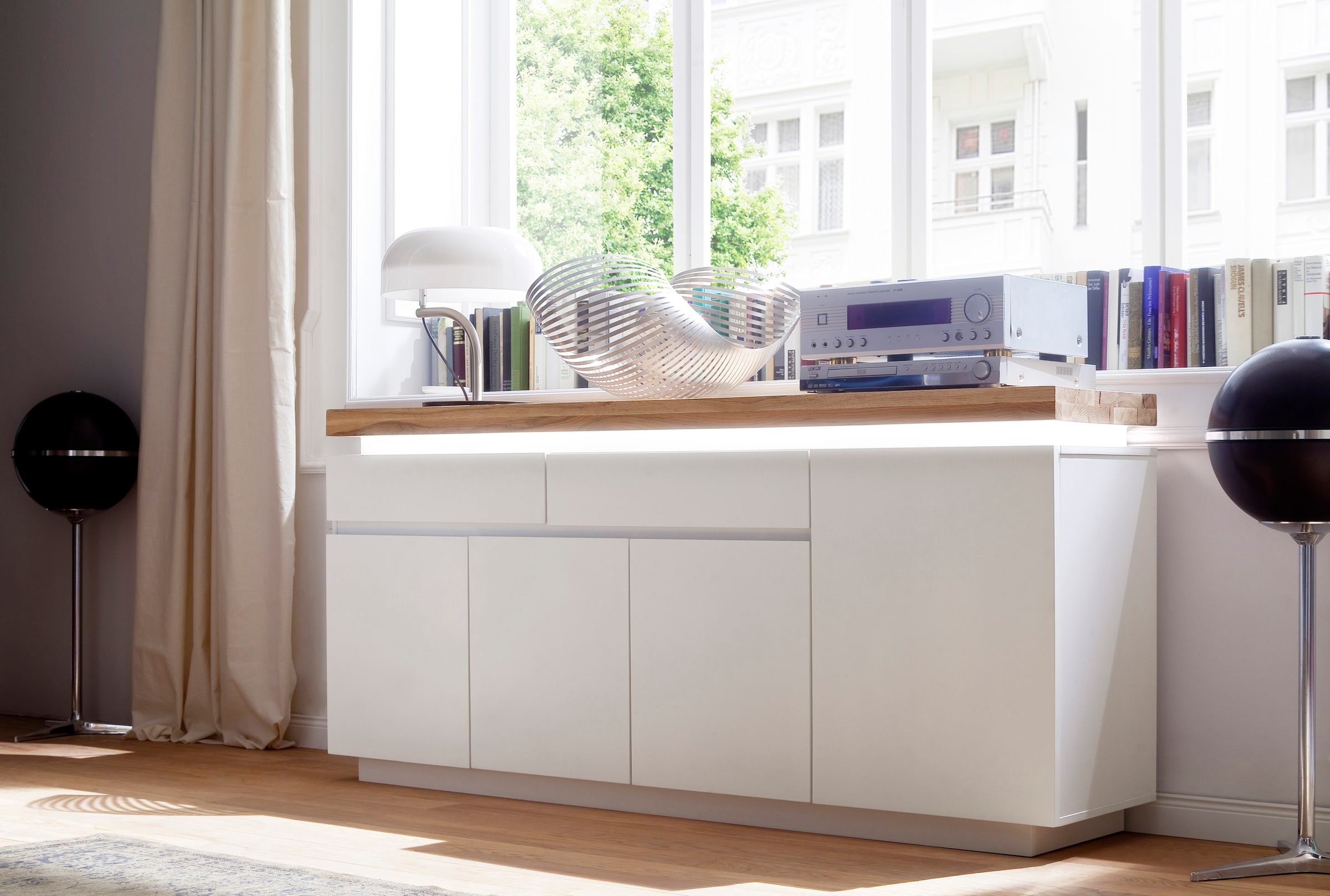 MCA furniture Sideboard "Romina", mit LED Beleuchtung weiß dimmbar, inkl. F günstig online kaufen