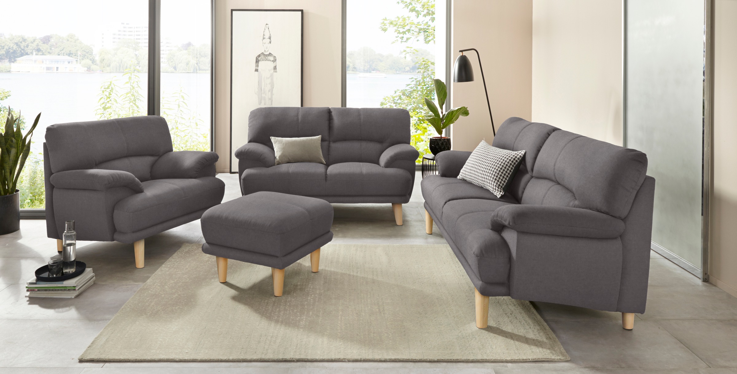 TRENDMANUFAKTUR 3-Sitzer »Cecilia, Sofa in italienischem Design«, mit tollem Sitzkomfort, extrabequeme Armlehnen, Holzfüße