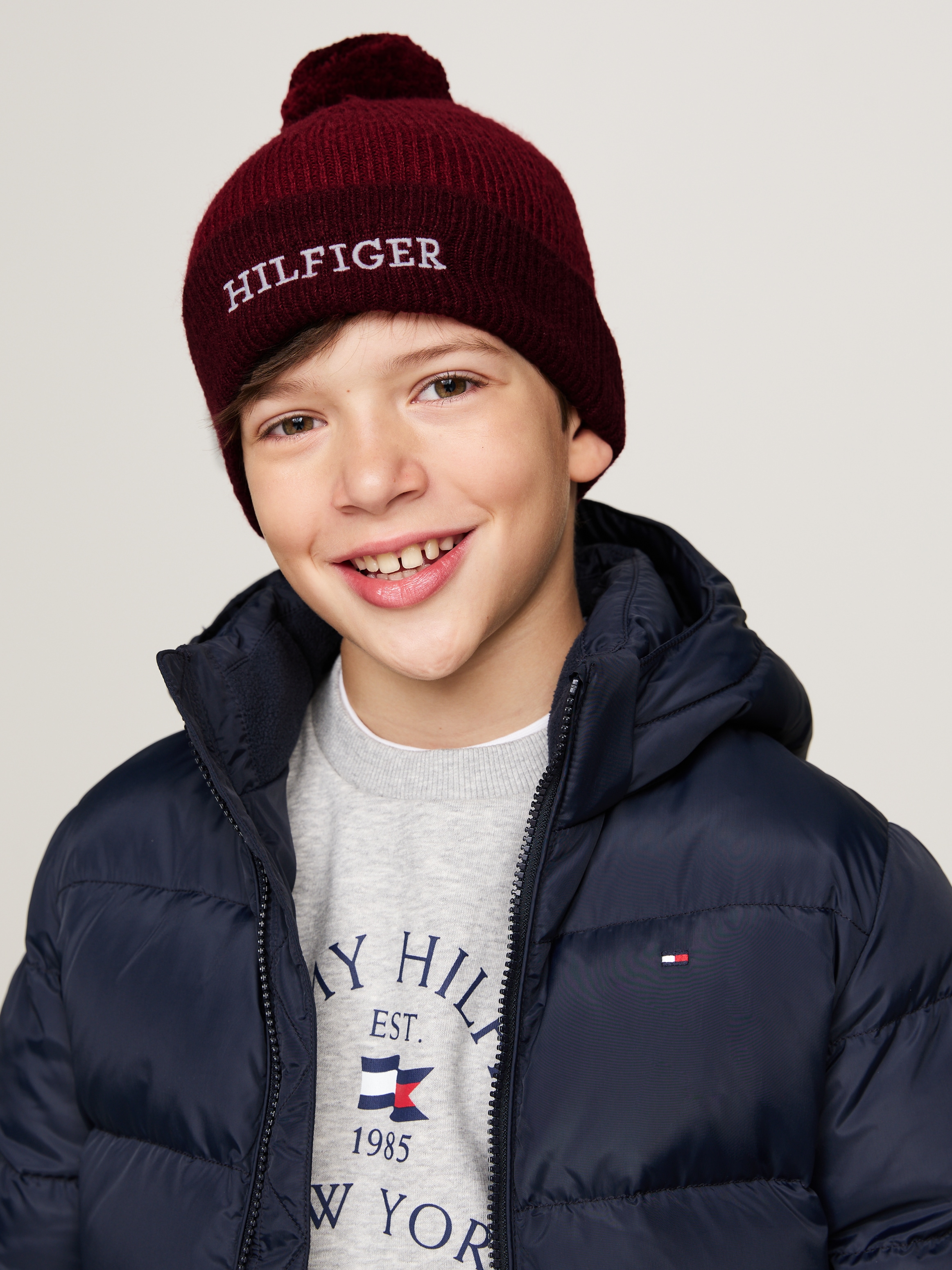 Tommy Hilfiger Bommelmütze »MONOTYPE POMPOM BEANIE«, mit gesticktem Logoschriftzug