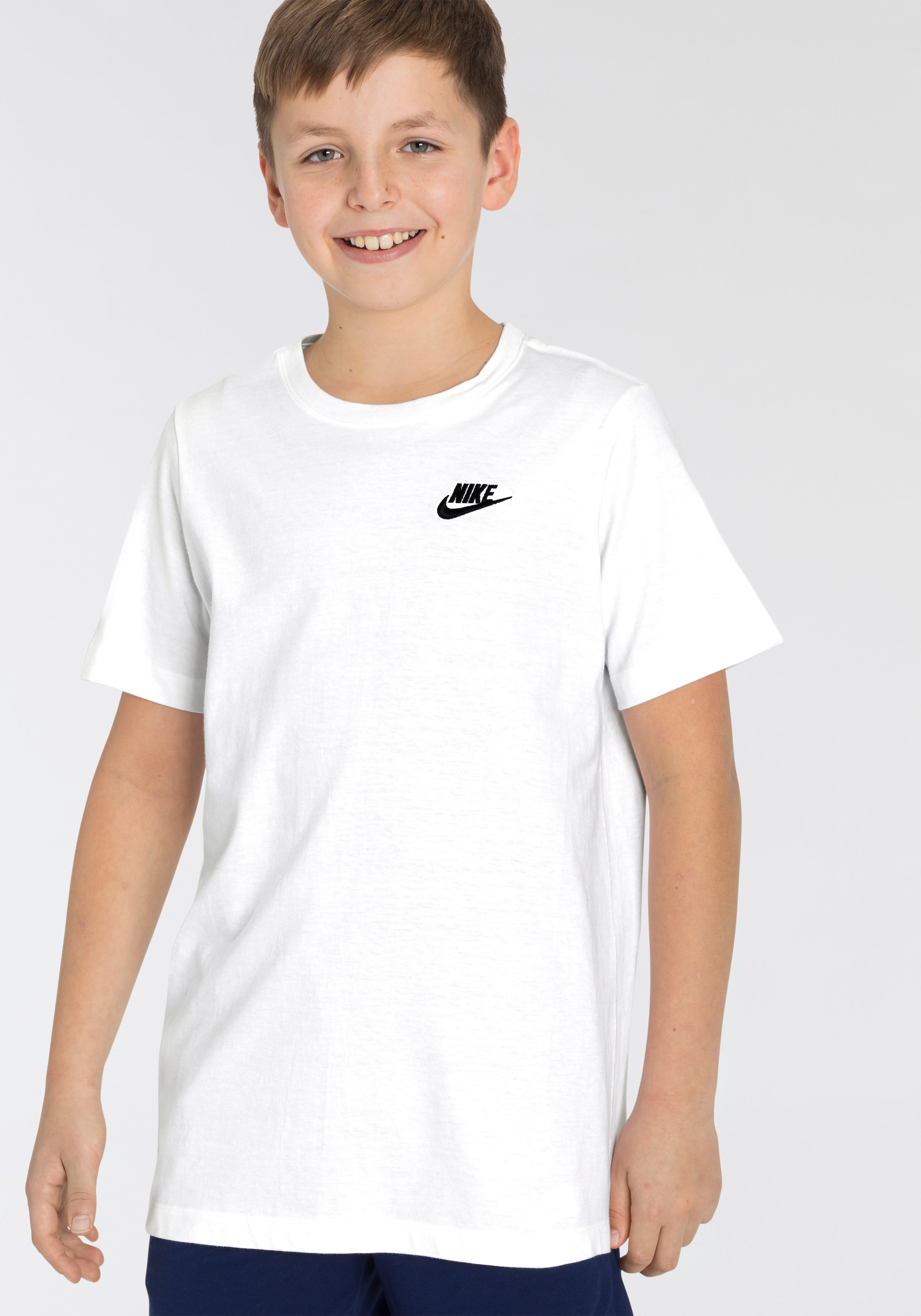 Nike Sportswear T-Shirt »BIG KIDS' T-SHIRT«