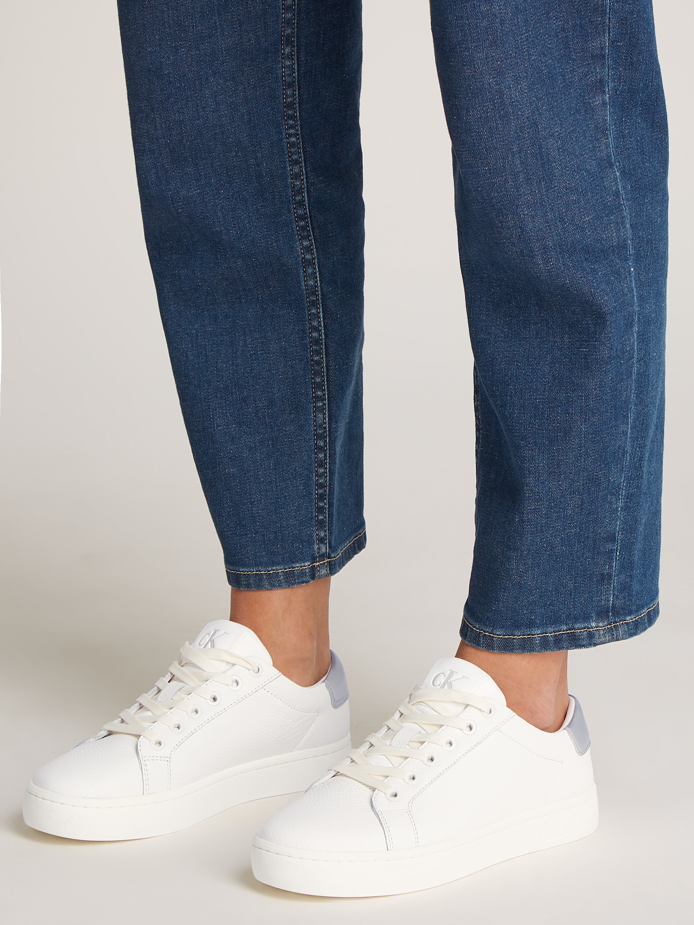 Calvin Klein Jeans Plateausneaker »CLASSIC CUPSOLE LOW OHB«, Schnürschuh, Halbschuh, Freizeitschuh mit Kontrast an der Ferse