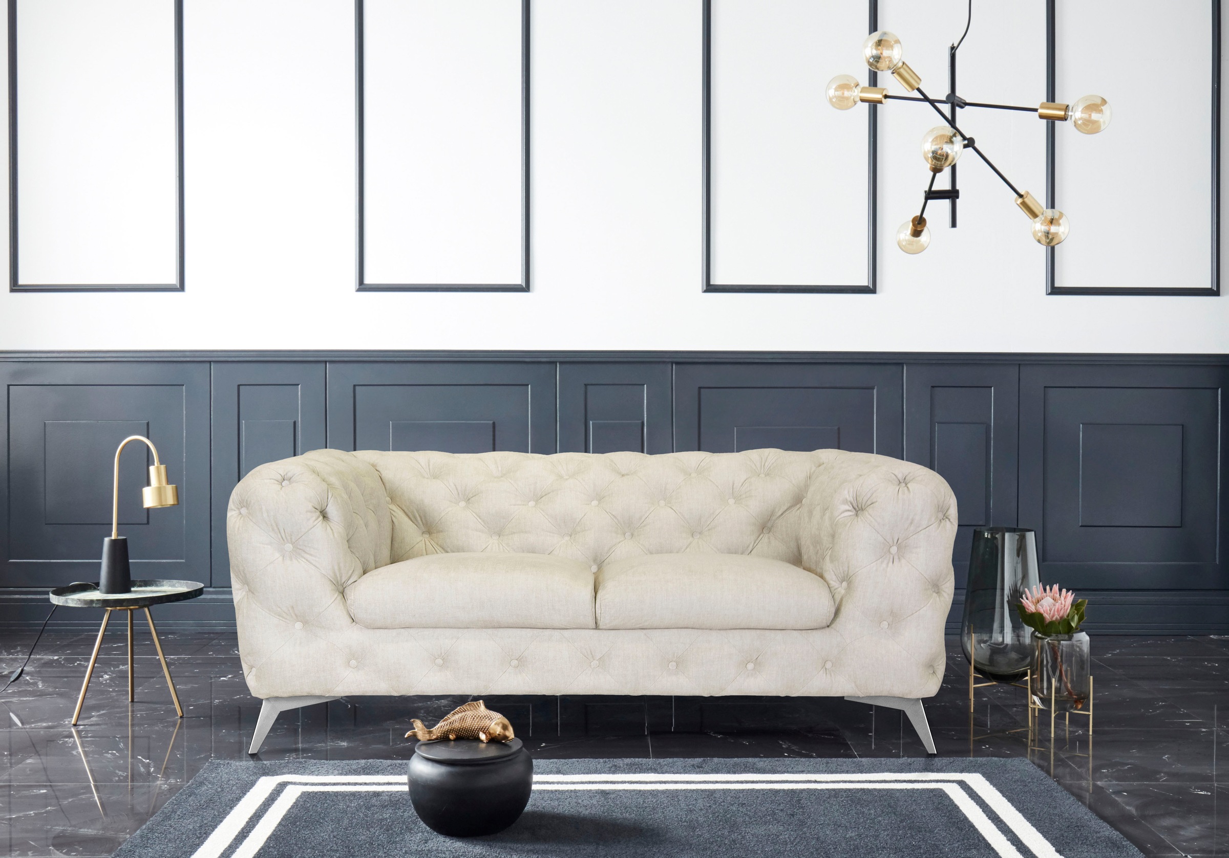 Leonique Chesterfield-Sofa »Glynis«, aufwändige Knopfheftung, moderne Chesterfield Optik, Fußfarbe wählbar