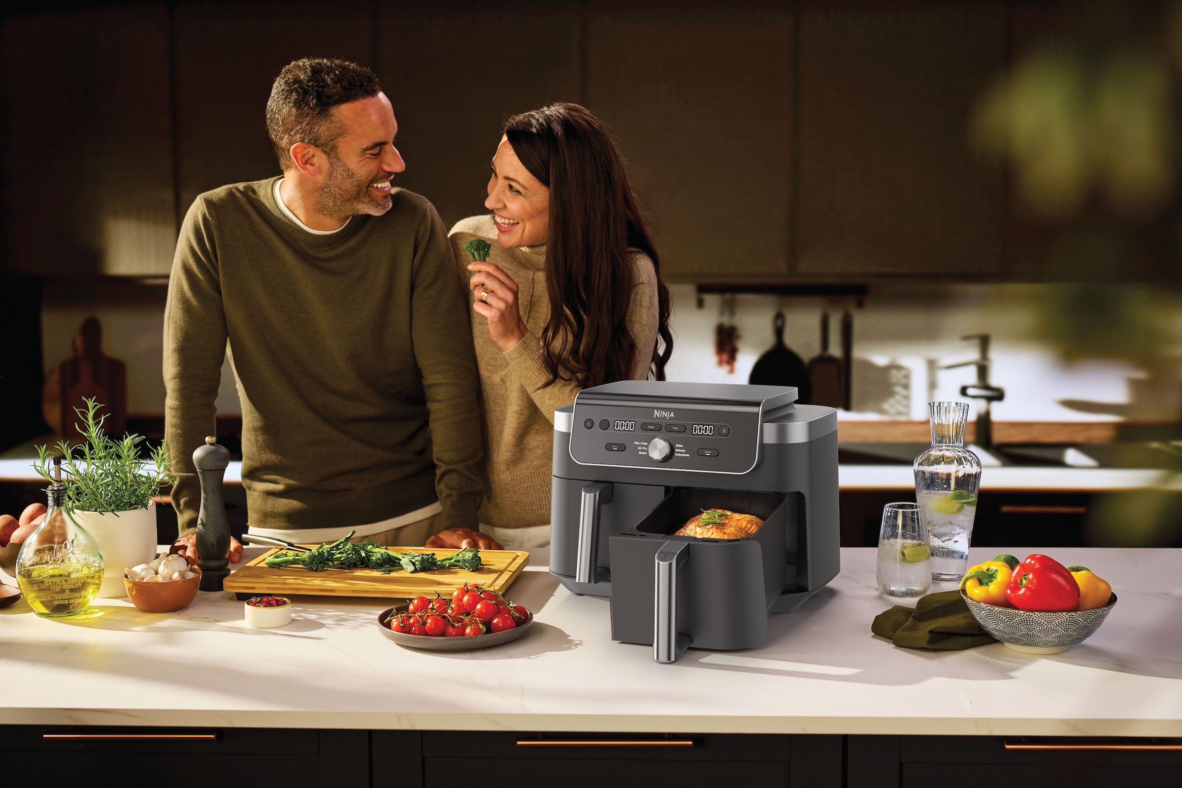 NINJA Heißluftfritteuse 2470 W mit 9,5 l Fassungsvermögen