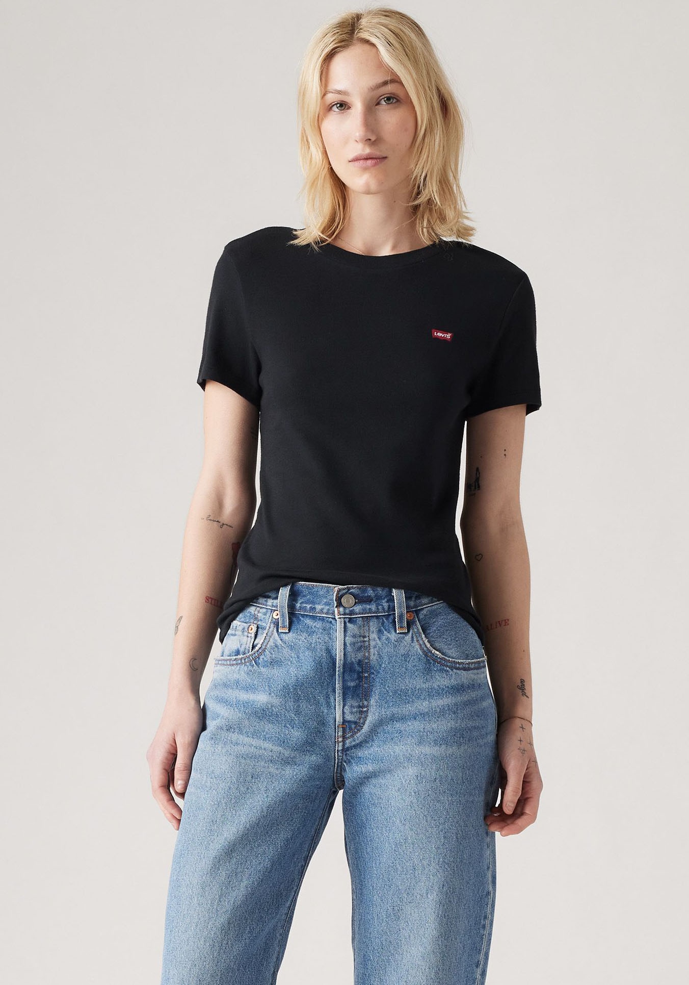 Levis T-Shirt "ESSENTIAL HM SS TEE", Taillierter Schnitt günstig online kaufen
